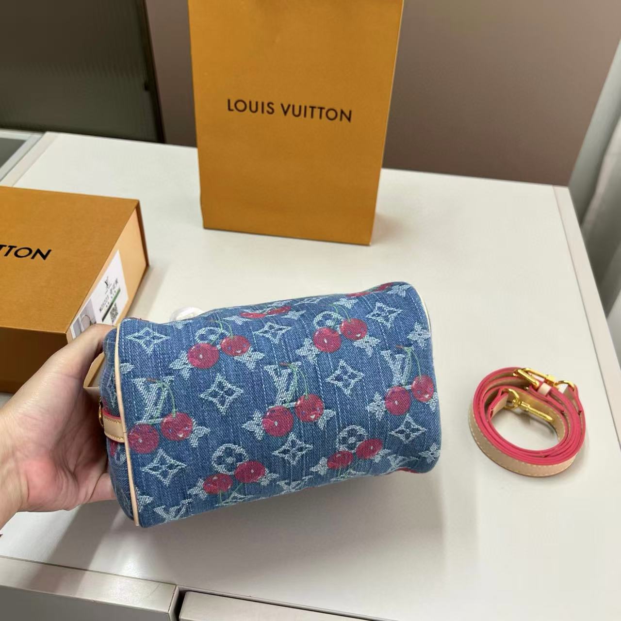 LVチェリーデニムハンドバッグ【50％割引+送料無料】