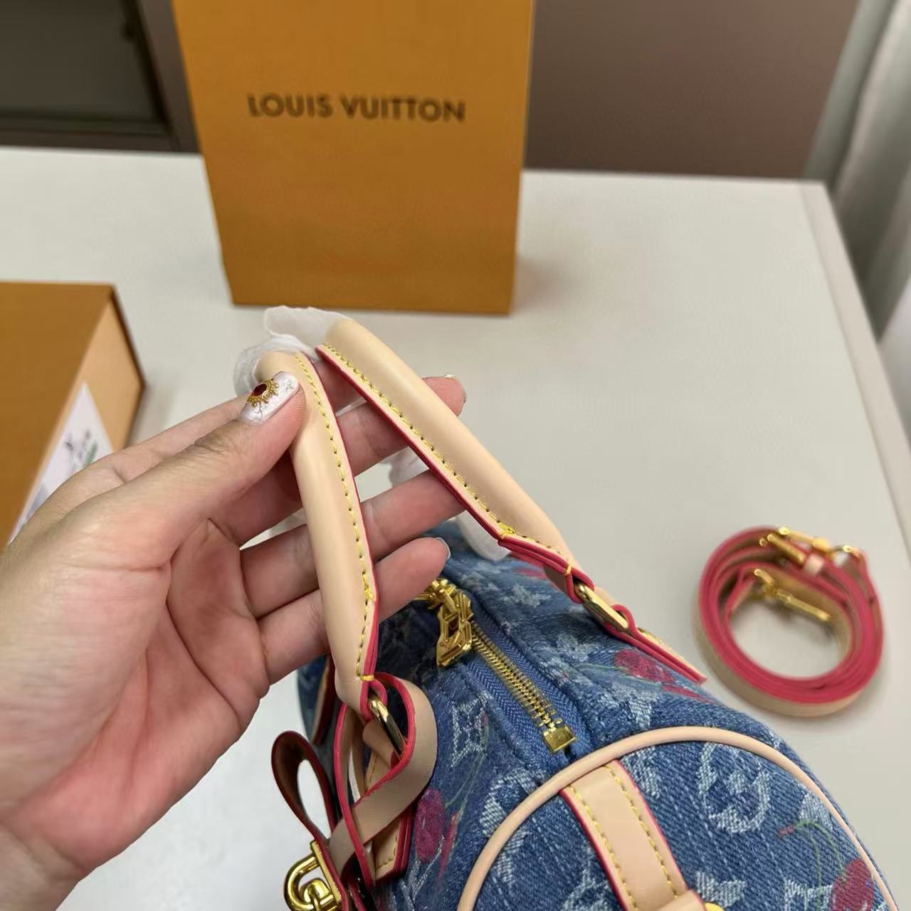 LVチェリーデニムハンドバッグ【50％割引+送料無料】