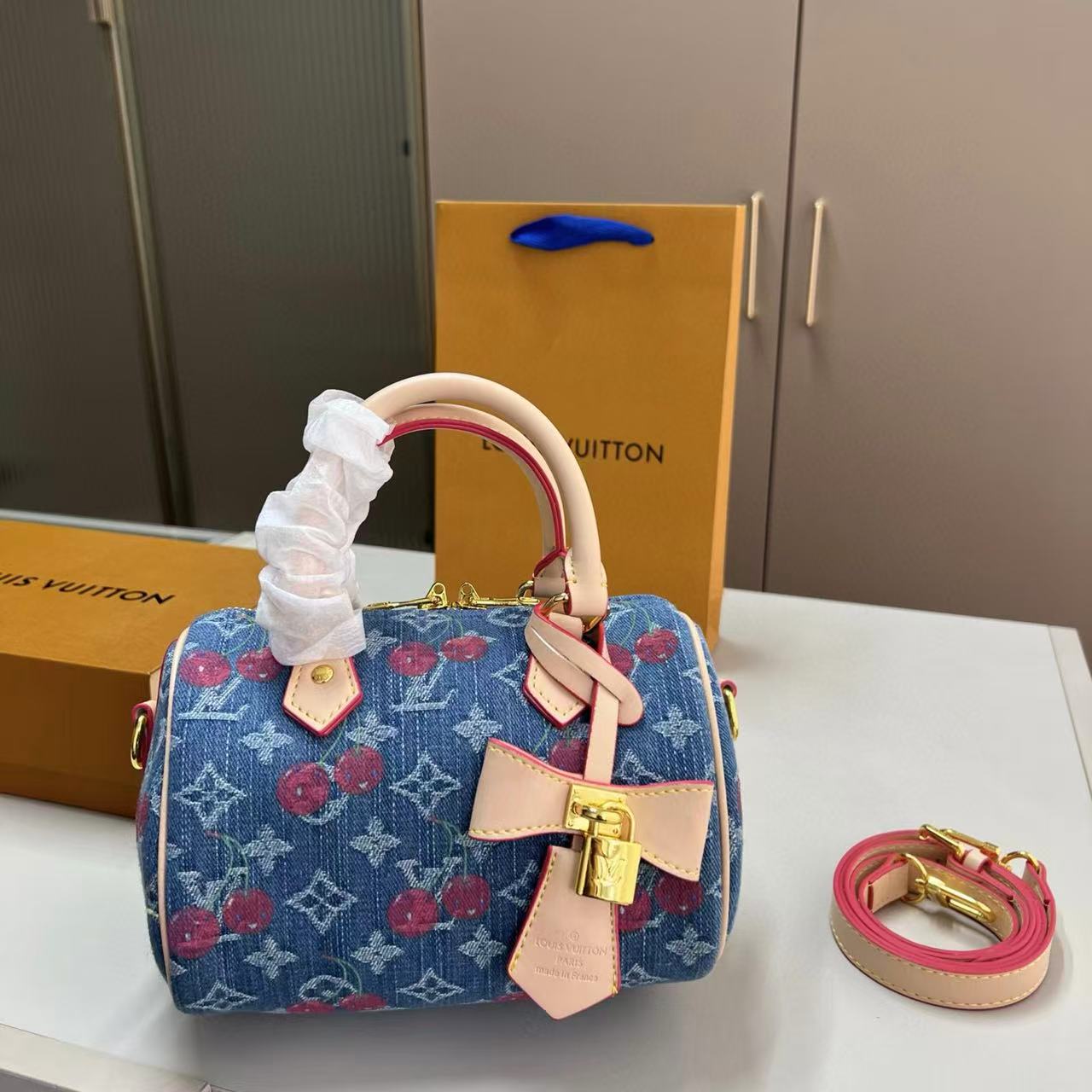 LVチェリーデニムハンドバッグ【50％割引+送料無料】