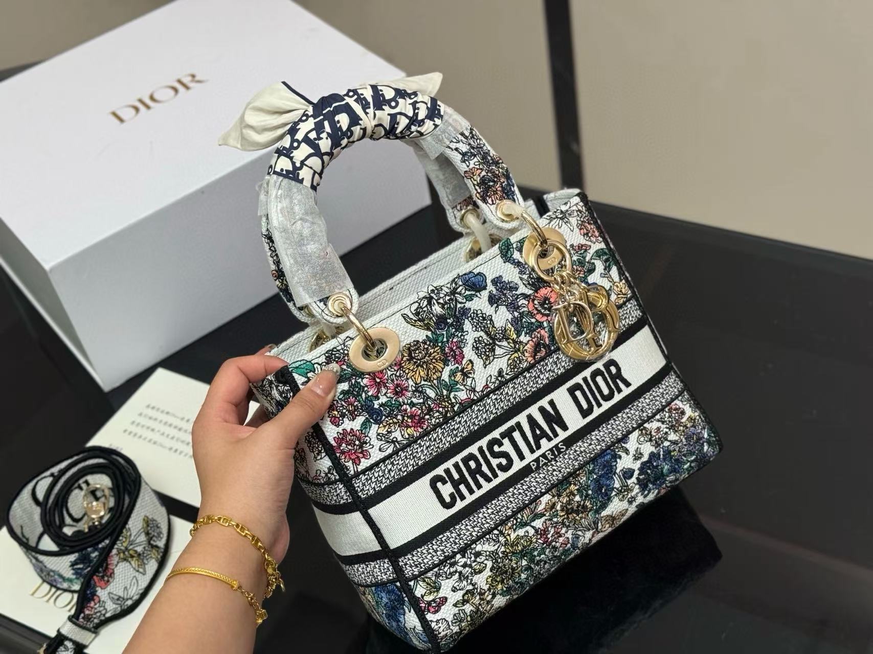 DI0R刺繍ハンドバッグ【50％割引+送料無料】