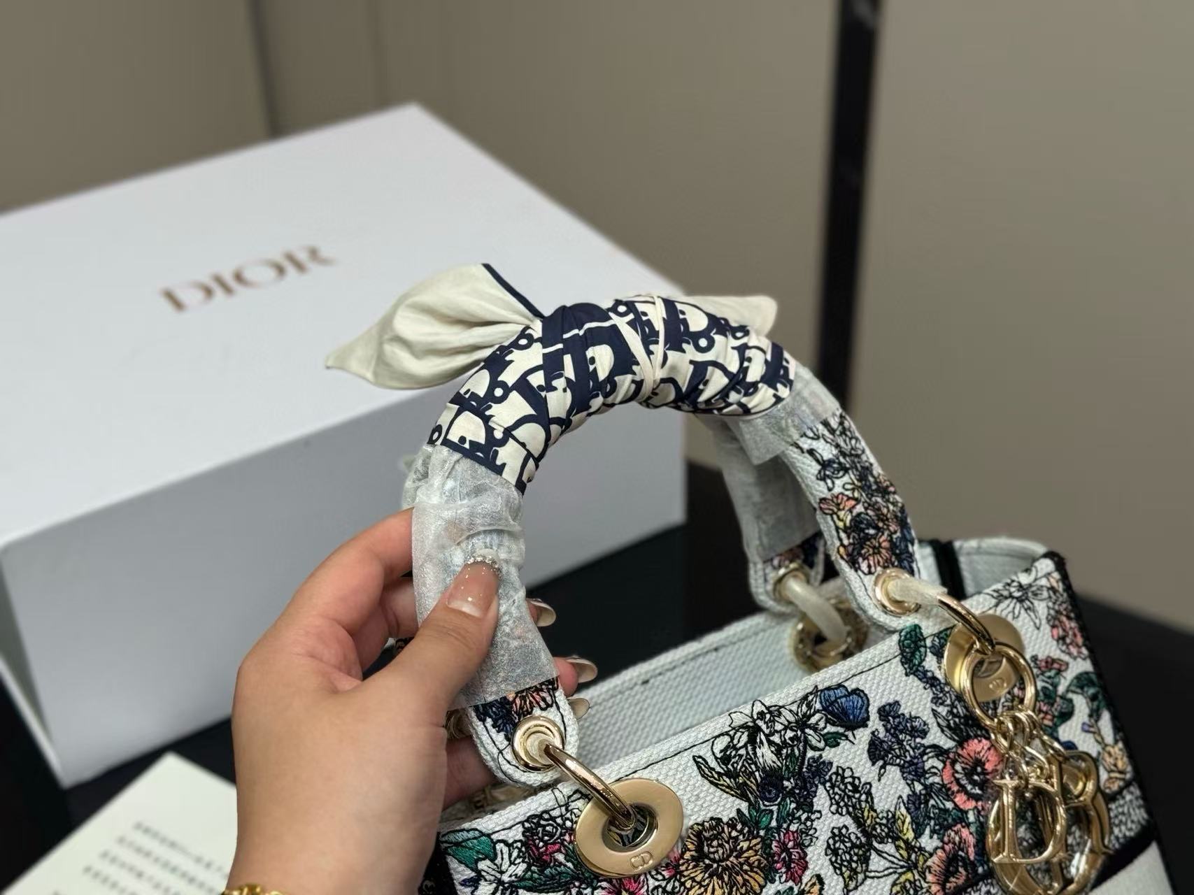 DI0R刺繍ハンドバッグ【50％割引+送料無料】