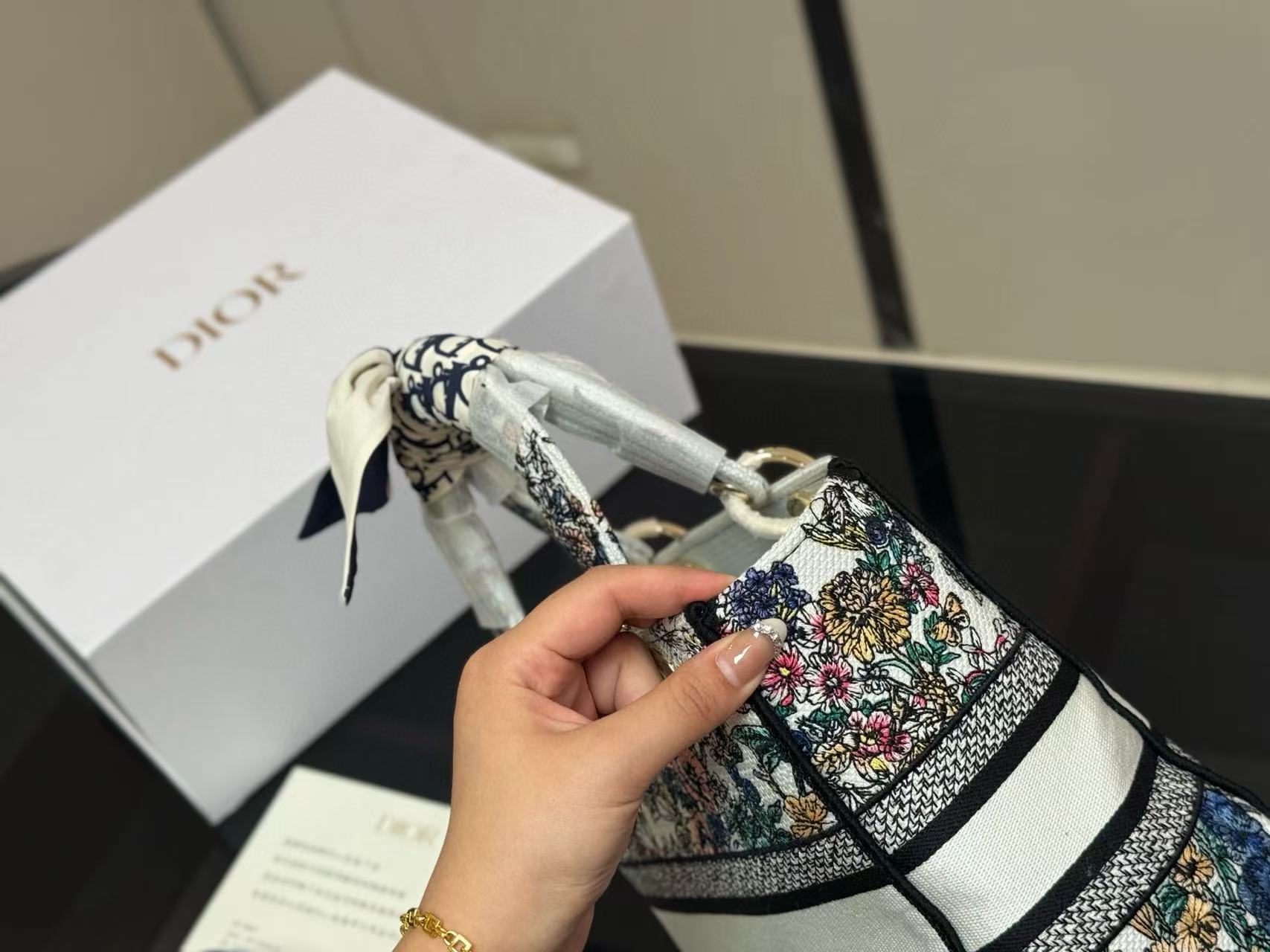 DI0R刺繍ハンドバッグ【50％割引+送料無料】