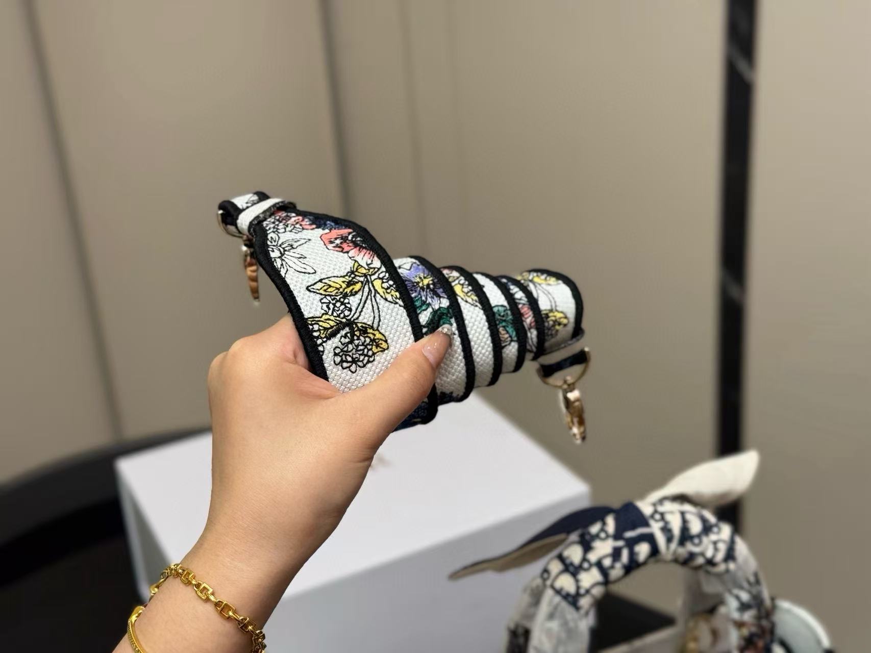 DI0R刺繍ハンドバッグ【50％割引+送料無料】