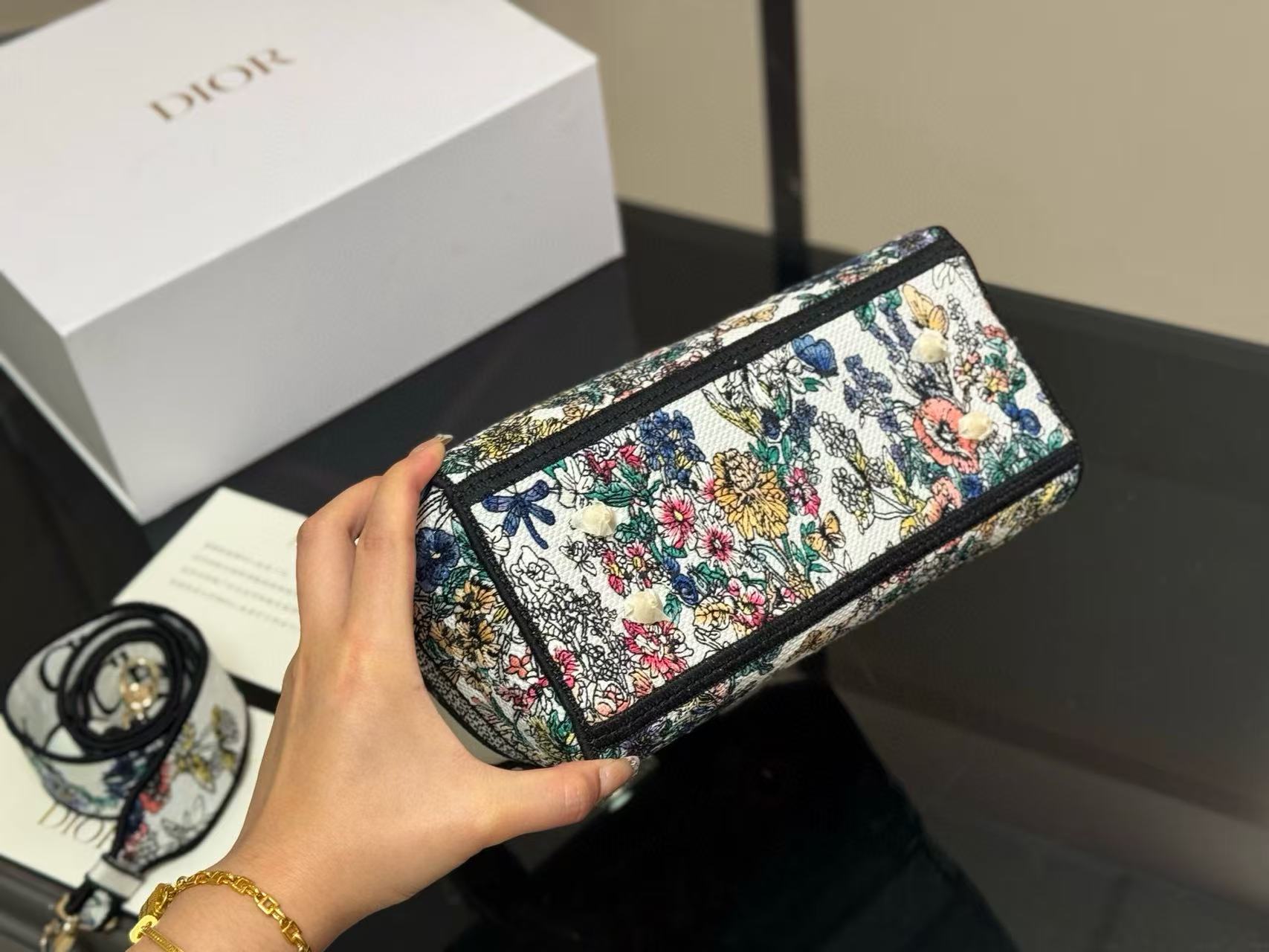 DI0R刺繍ハンドバッグ【50％割引+送料無料】