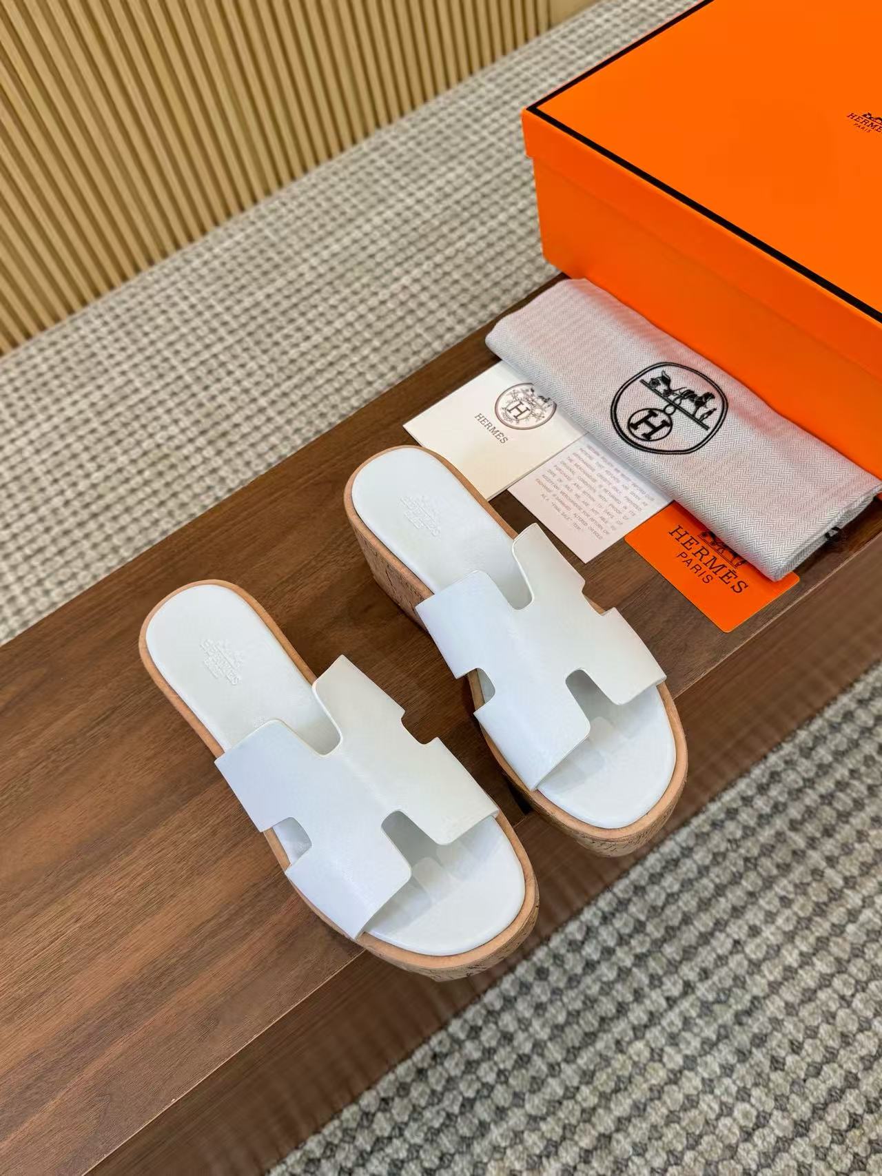 HERME5 高品質Hシープスキン厚底スリッパ【50％割引+送料無料】