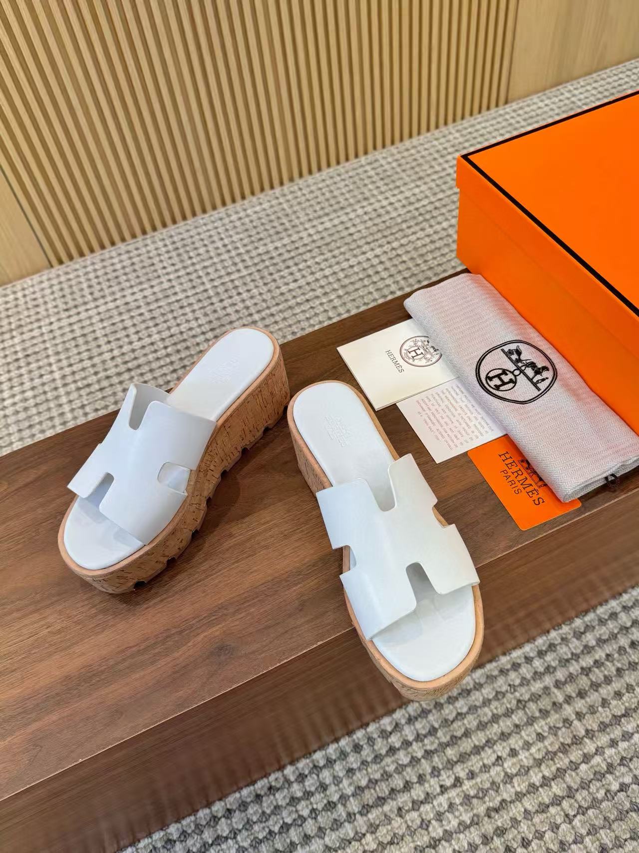 HERME5 高品質Hシープスキン厚底スリッパ【50％割引+送料無料】