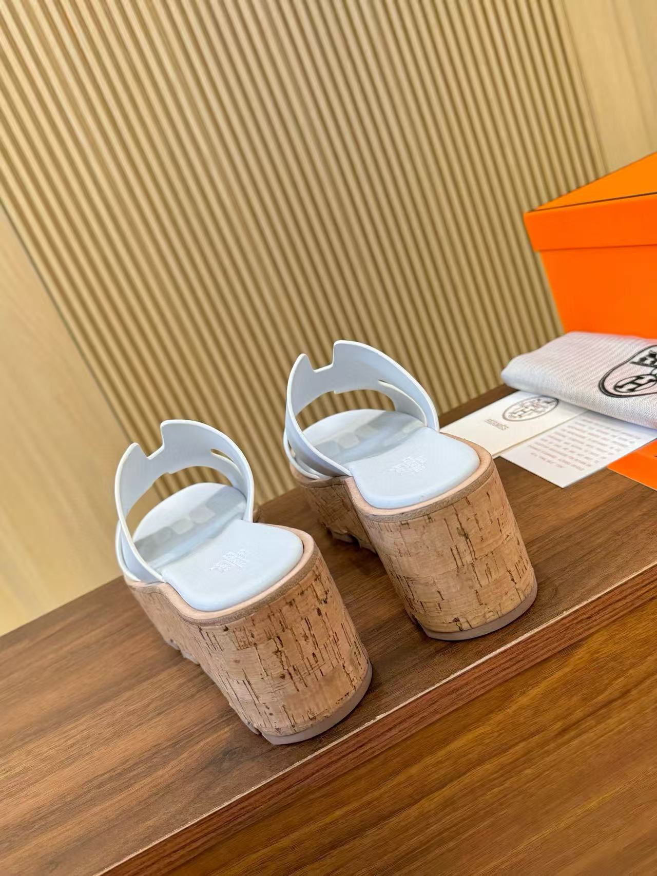 HERME5 高品質Hシープスキン厚底スリッパ【50％割引+送料無料】