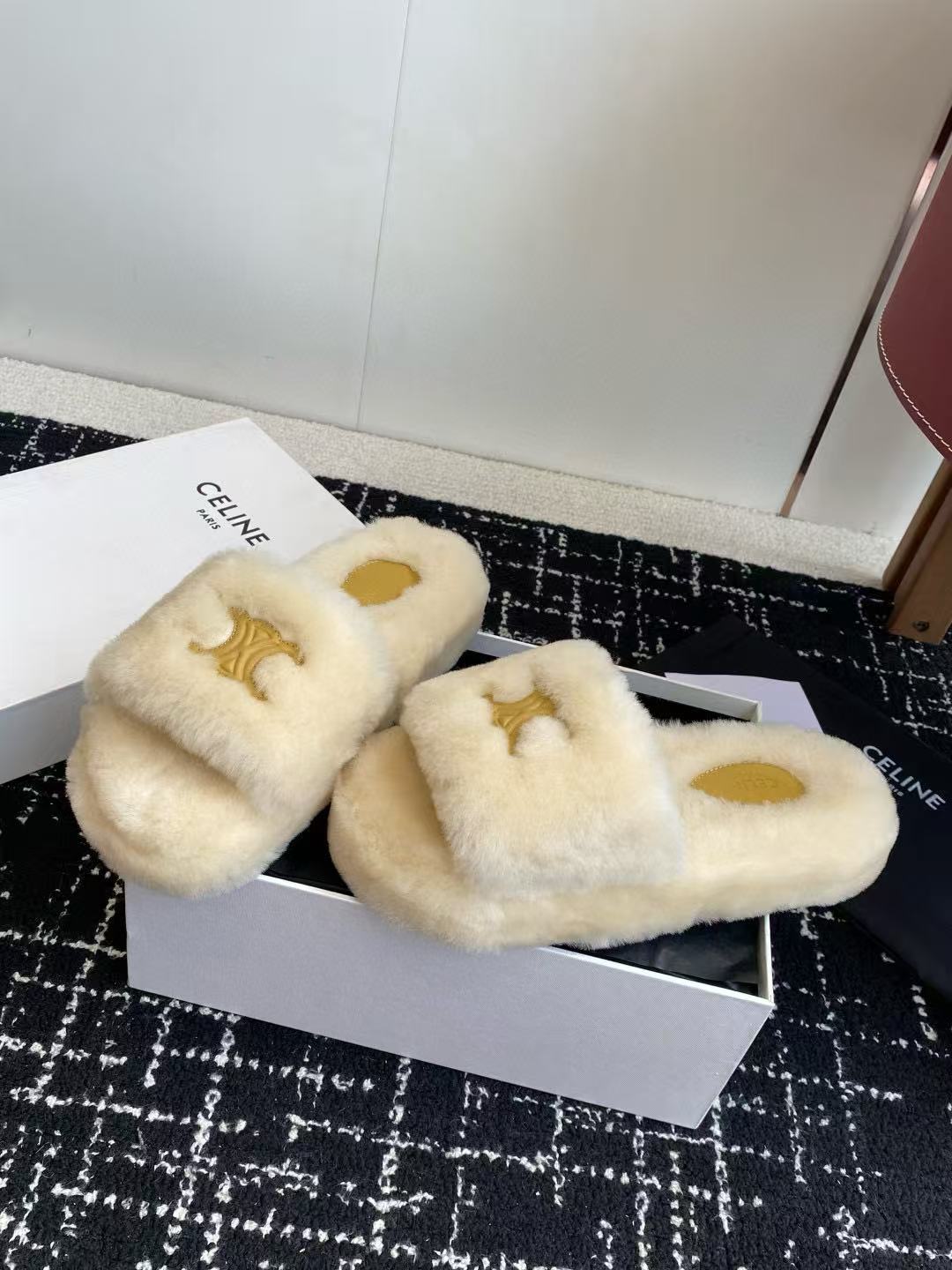 CEL1NEの高品質凱旋門ウールスリッパ【50％割引+送料無料】