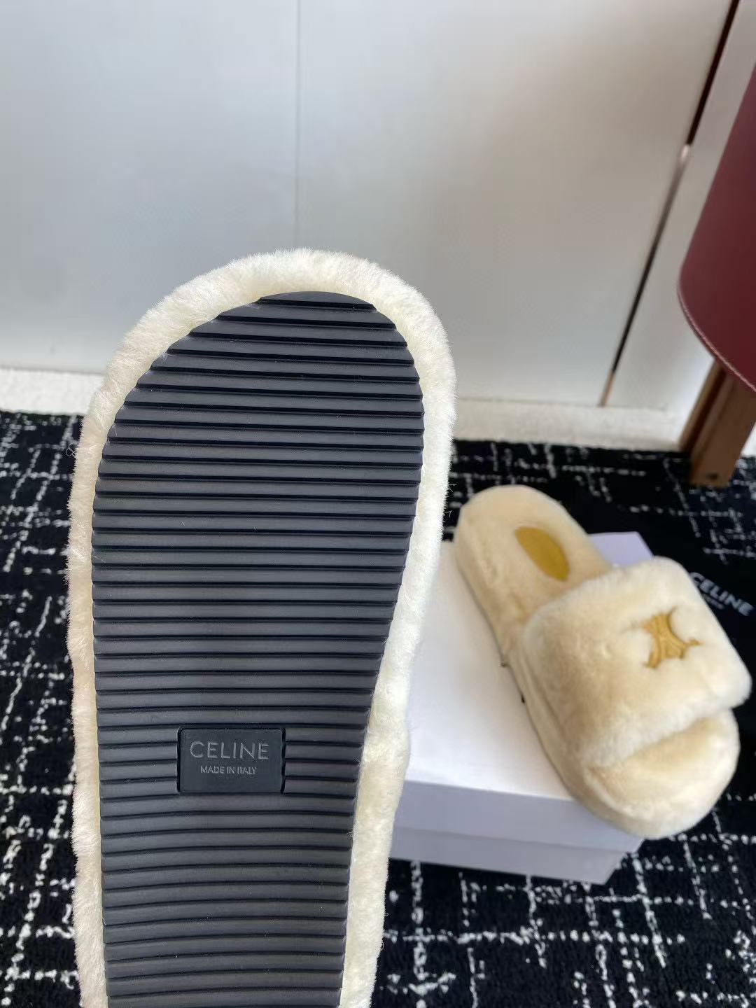 CEL1NEの高品質凱旋門ウールスリッパ【50％割引+送料無料】