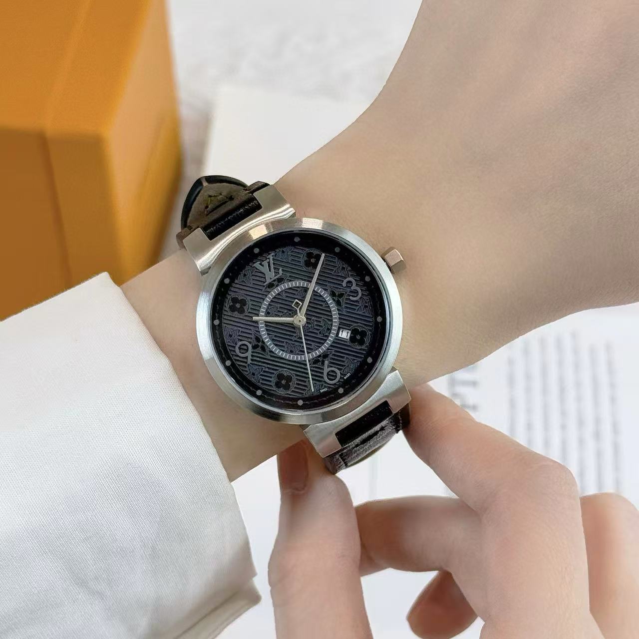 LVレザーベルトレディース腕時計【50％割引+送料無料】