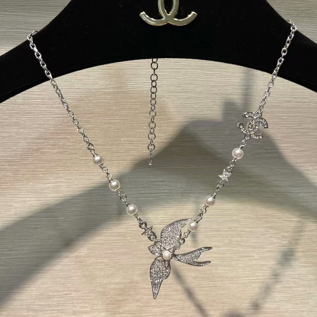 CHANE1 ダブルCパール スモールバードネックレス【50％割引+送料無料】