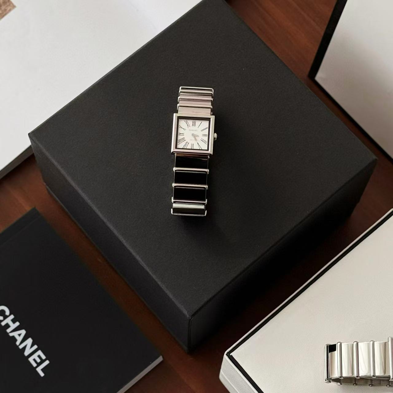 CHANE1 高品質 ブラック＆ホワイト シュガーキューブ スチールストラップ レディース腕時計【50％割引+送料無料】