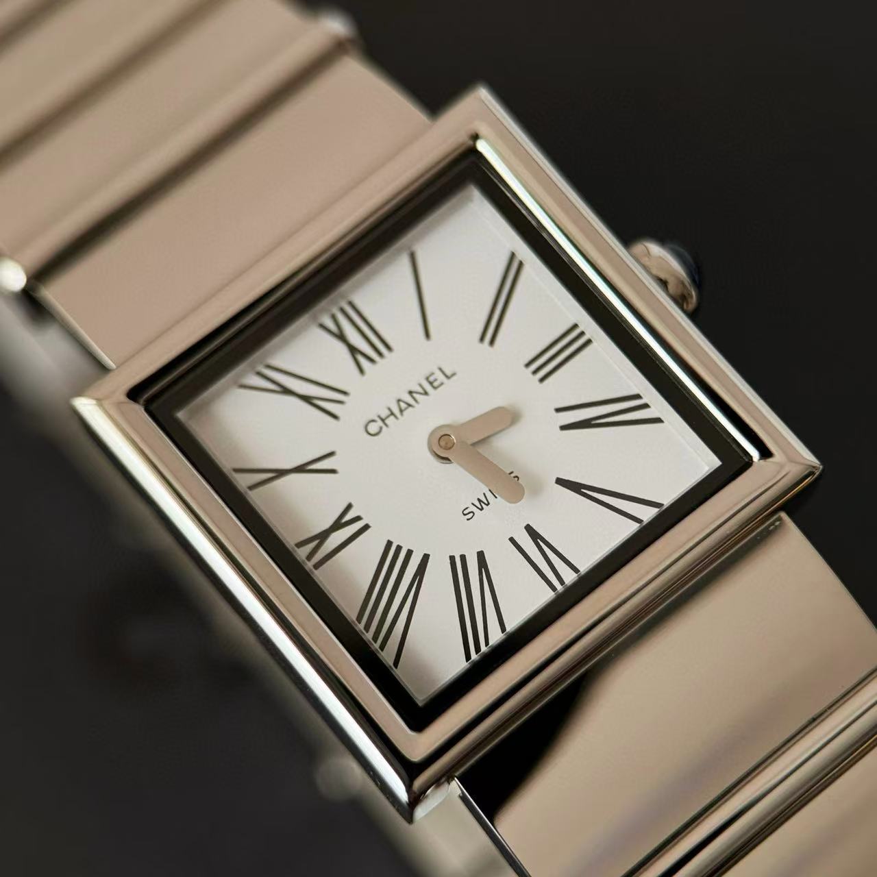 CHANE1 高品質 ブラック＆ホワイト シュガーキューブ スチールストラップ レディース腕時計【50％割引+送料無料】
