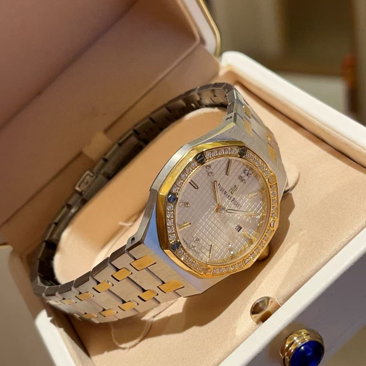 Audemarsp1guet ダイヤモンドをあしらったスチールストラップのレディース腕時計【50％割引+送料無料】