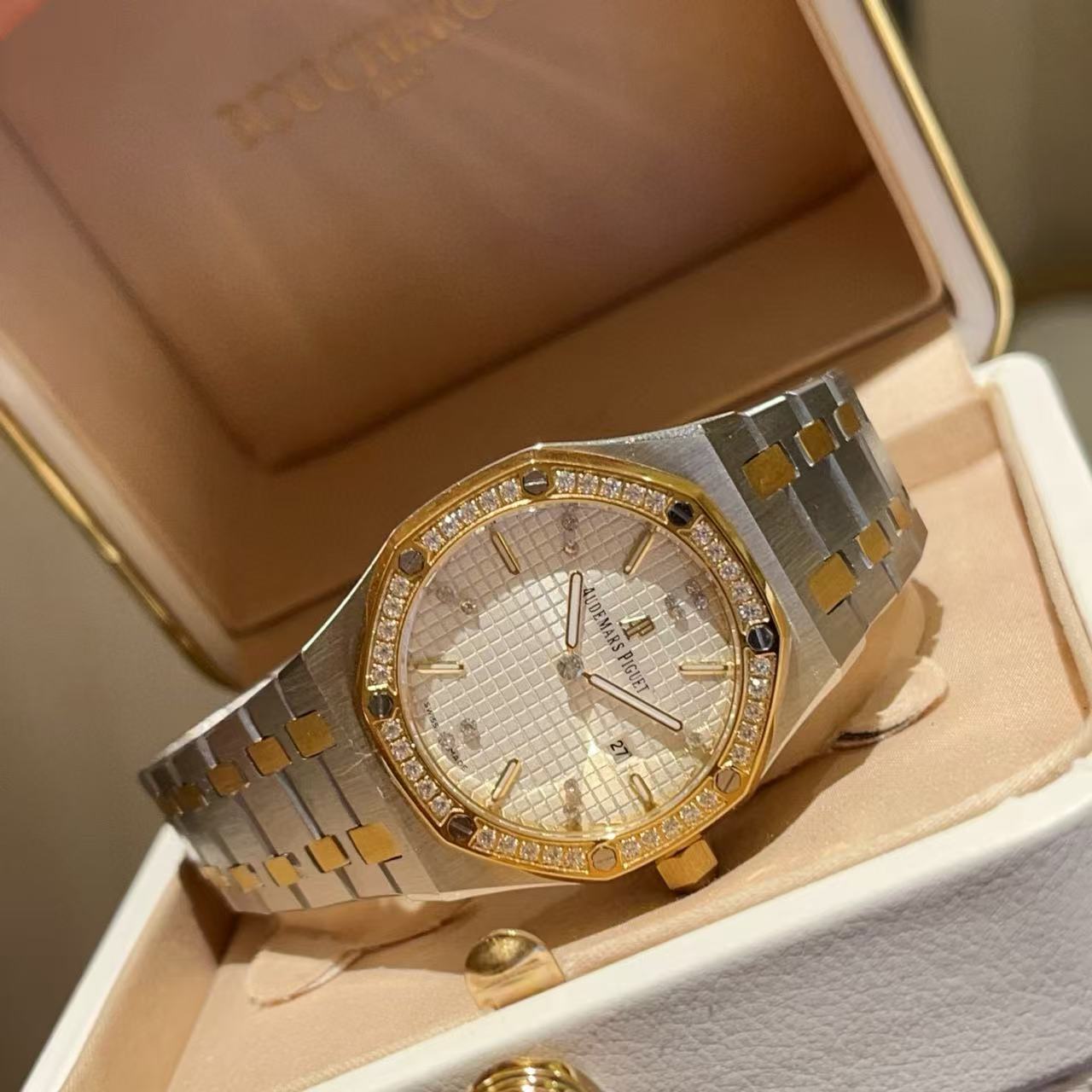 Audemarsp1guet ダイヤモンドをあしらったスチールストラップのレディース腕時計【50％割引+送料無料】