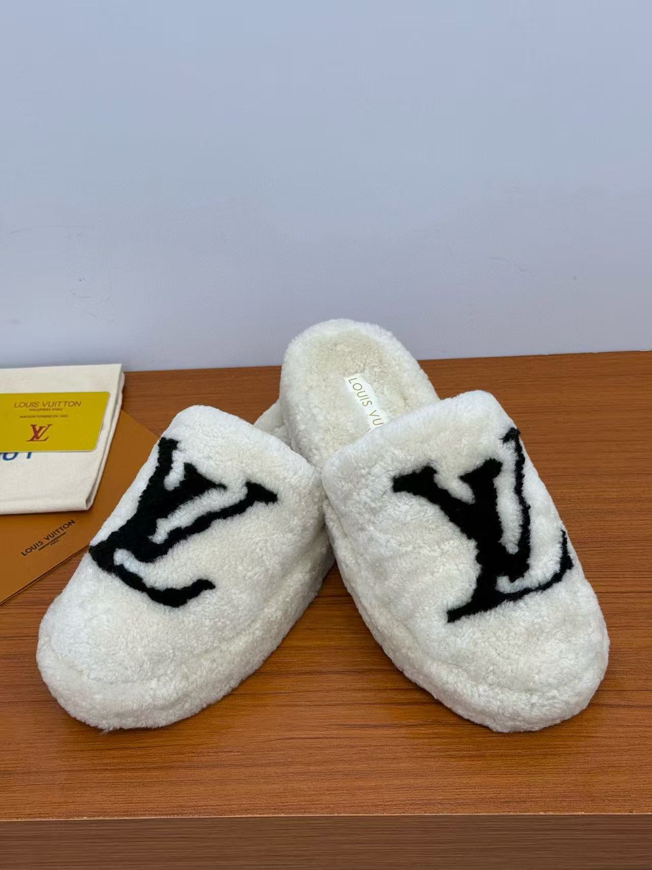 LVの高品質ラムウールスリッパ【50％割引+送料無料】