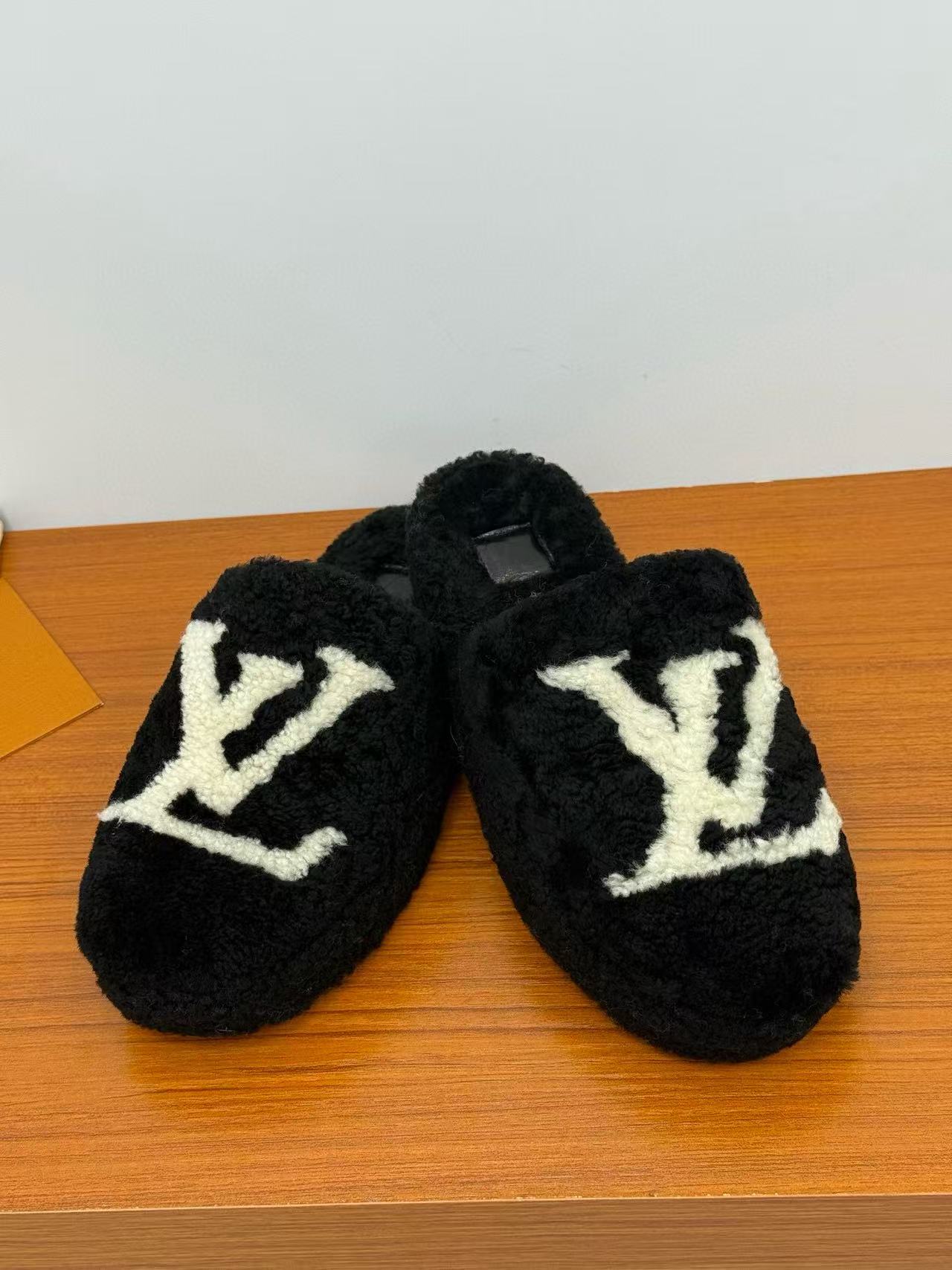 LVの高品質ラムウールスリッパ【50％割引+送料無料】