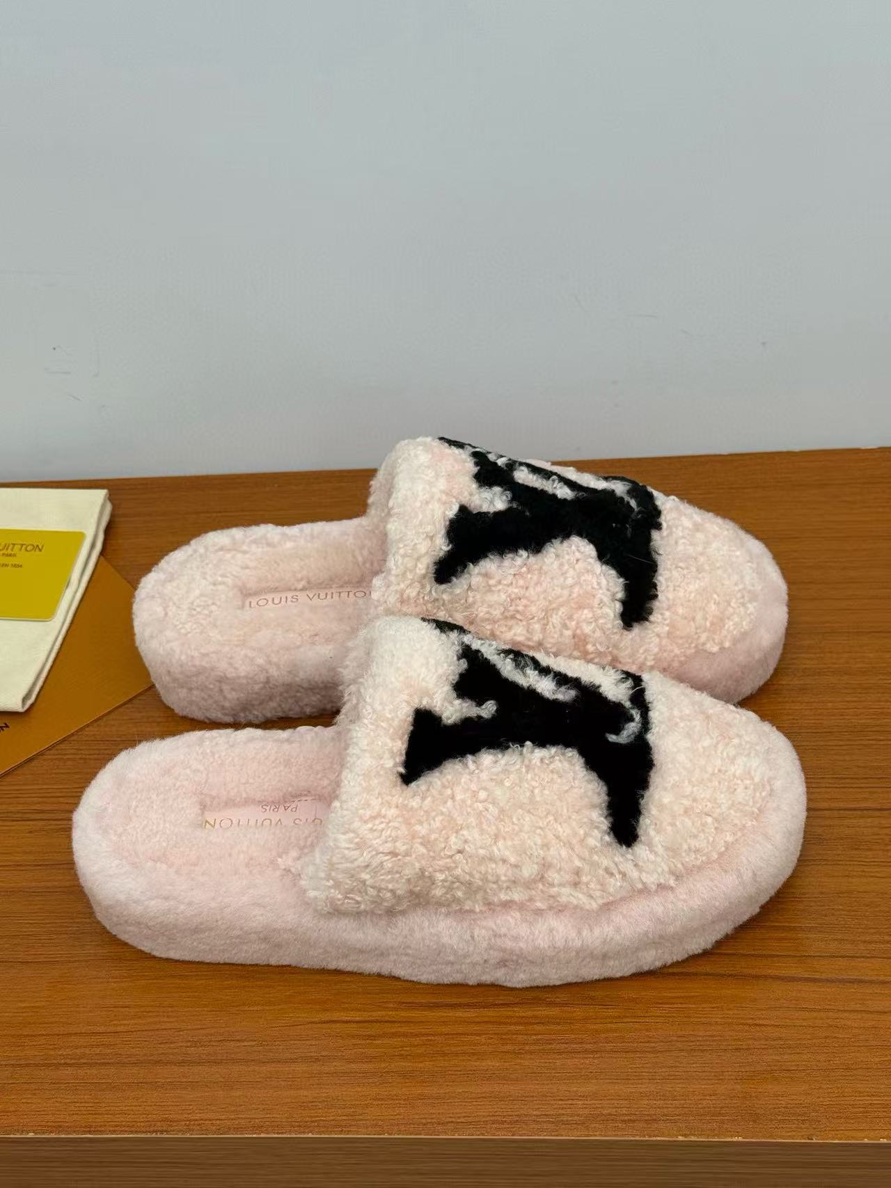LVの高品質ラムウールスリッパ【50％割引+送料無料】