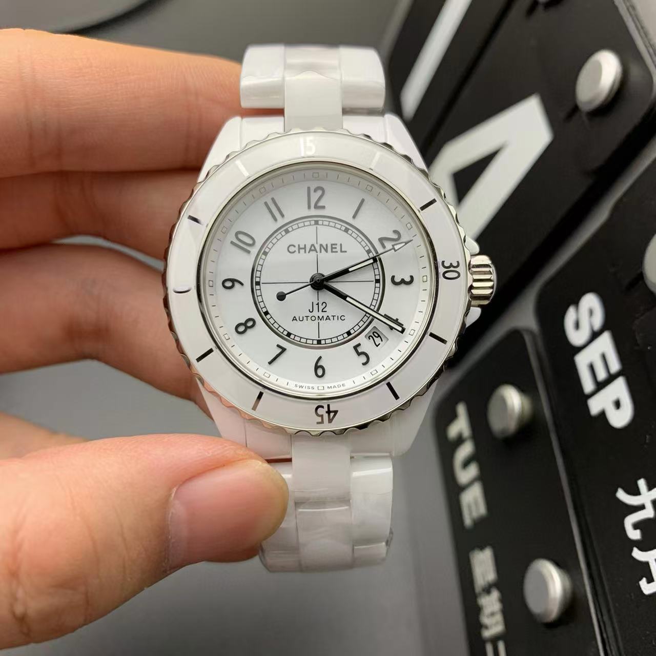 CHANE1 高品質スチールストラップレディース腕時計【50％割引+送料無料】