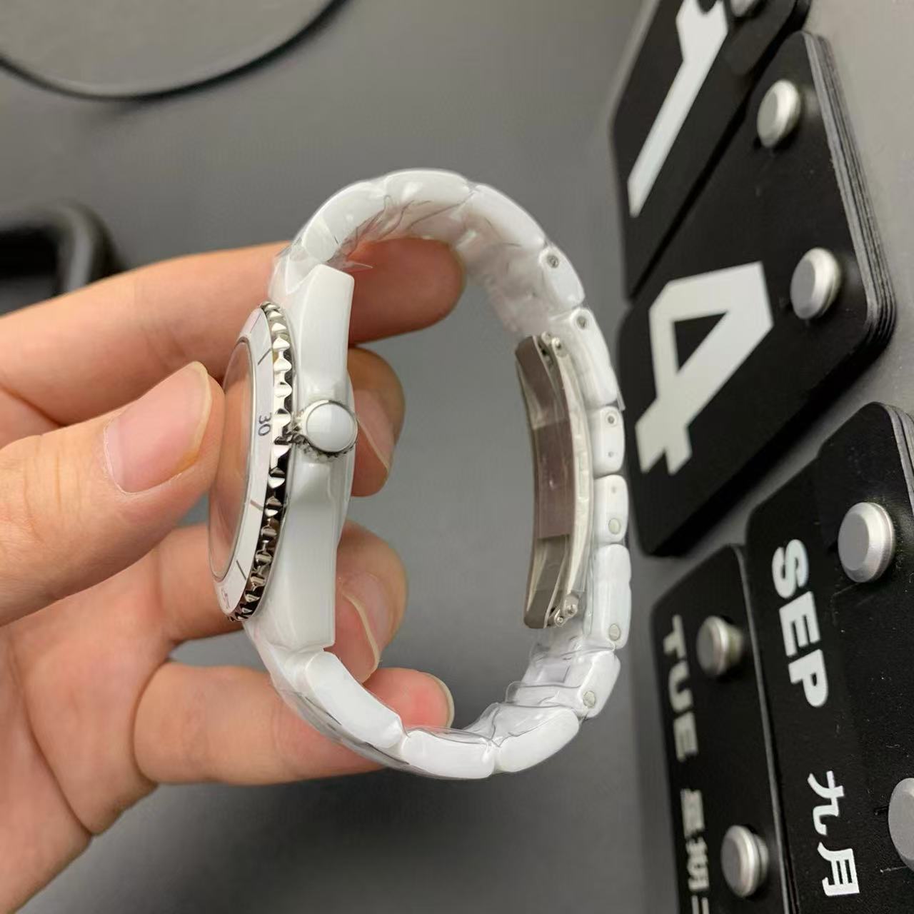 CHANE1 高品質スチールストラップレディース腕時計【50％割引+送料無料】