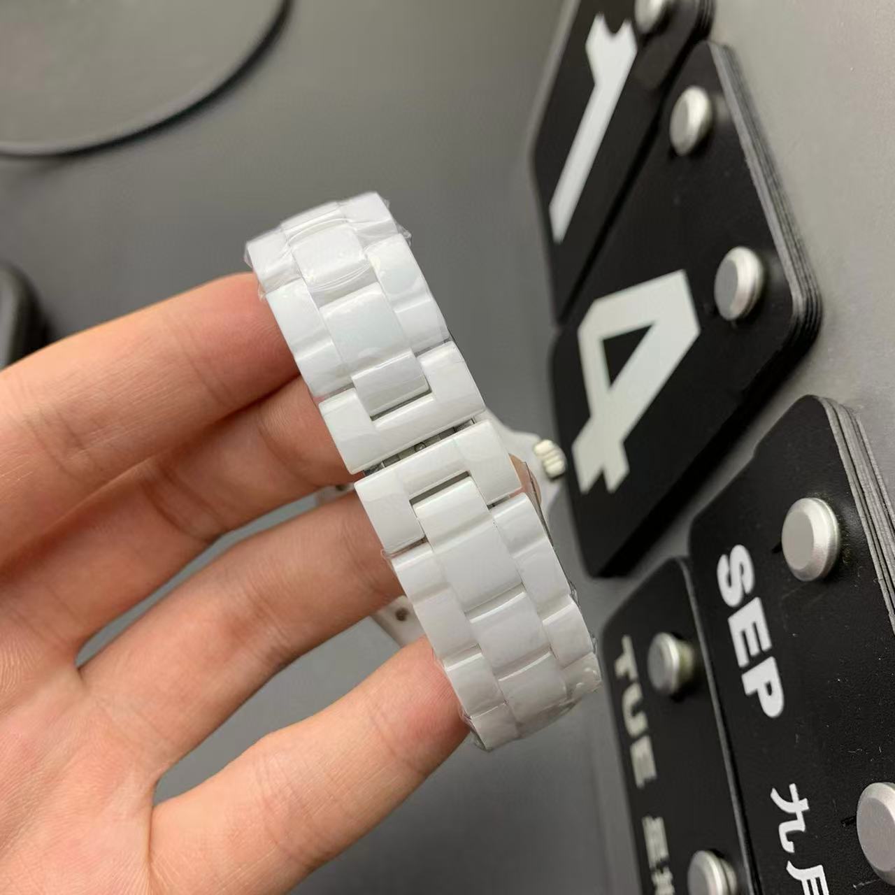 CHANE1 高品質スチールストラップレディース腕時計【50％割引+送料無料】