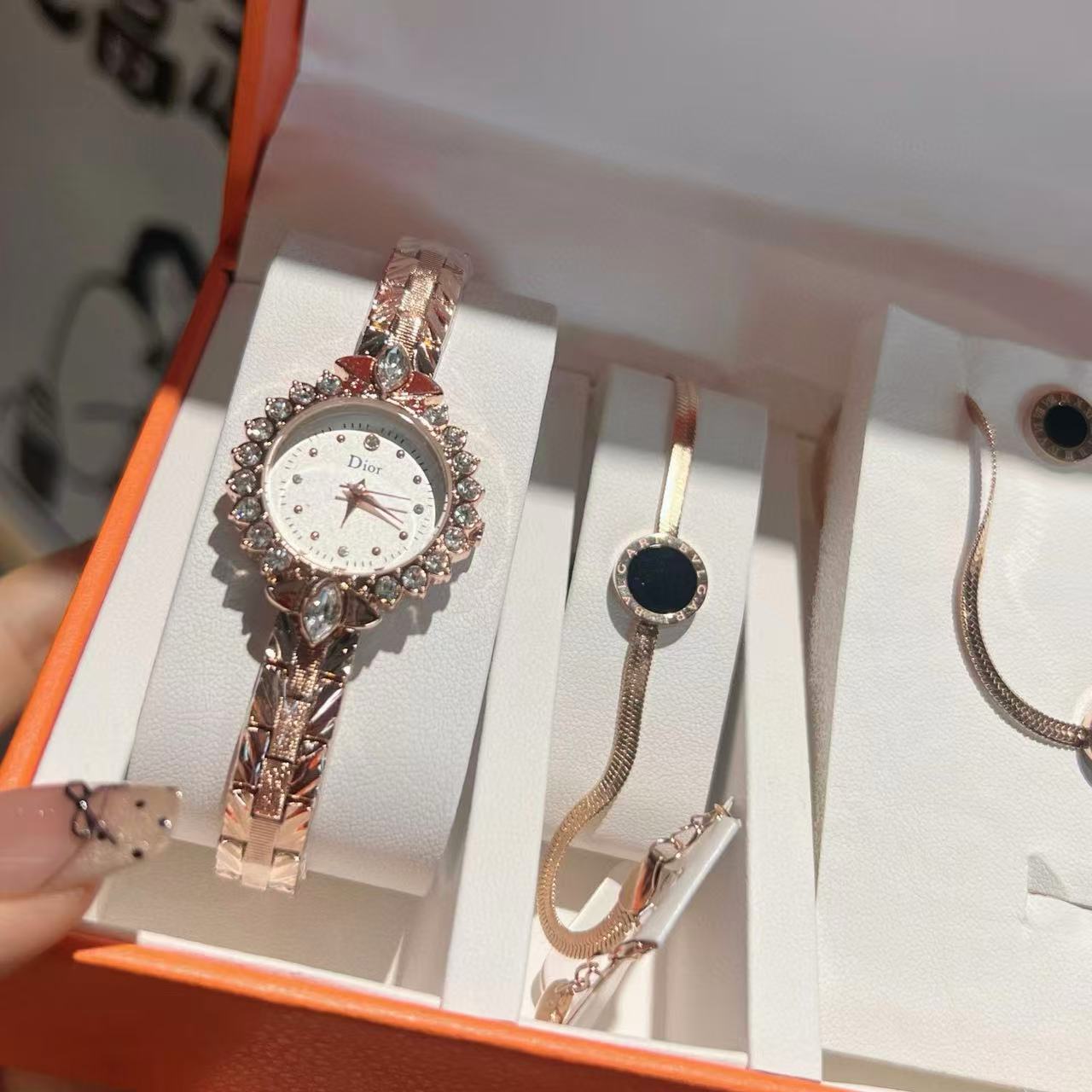 DI0R リング + イヤリング + ブレスレット + 時計 4点セット【50％割引+送料無料】