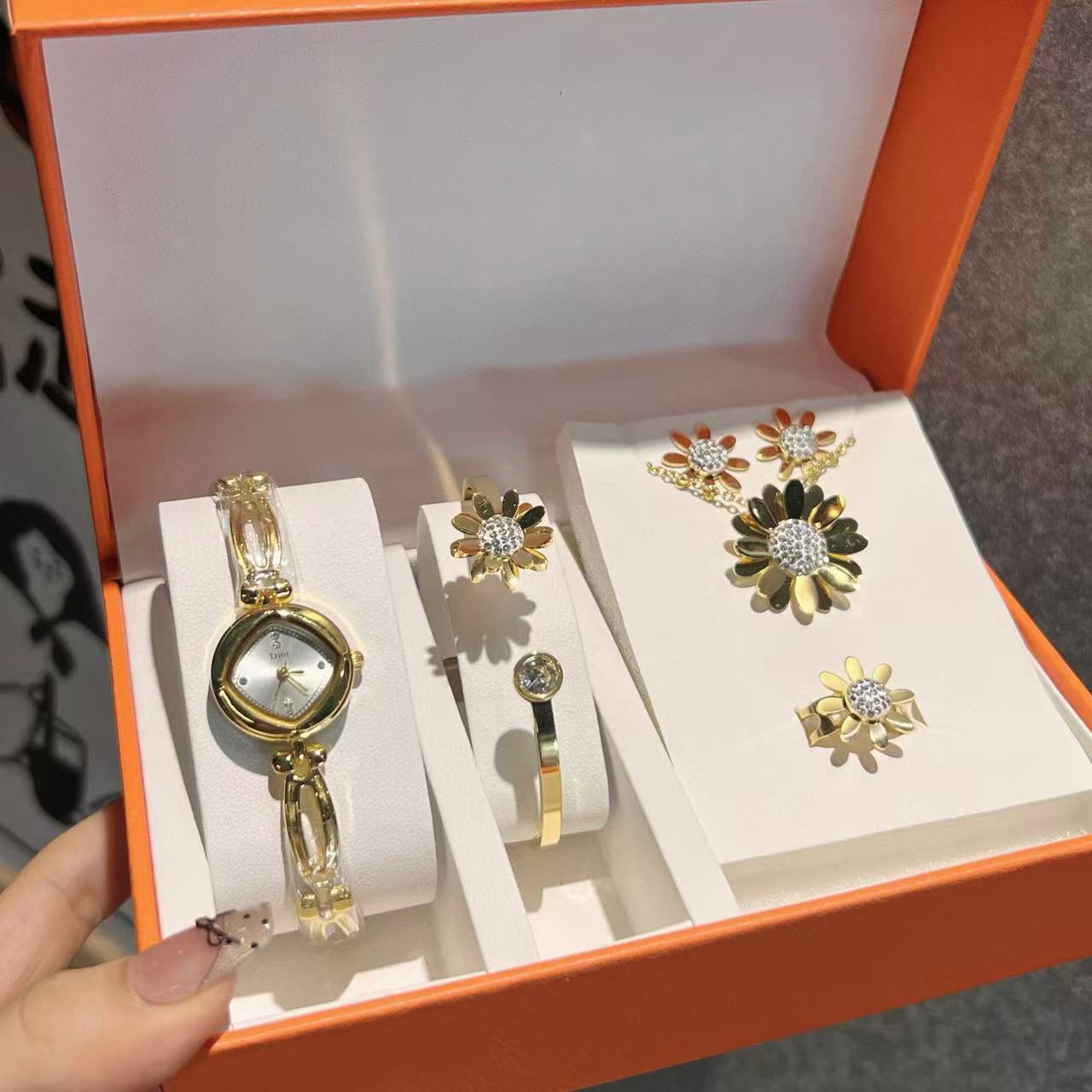 DI0Rフラワーリング+イヤリング+ブレスレット+時計の4点セット【50％割引+送料無料】