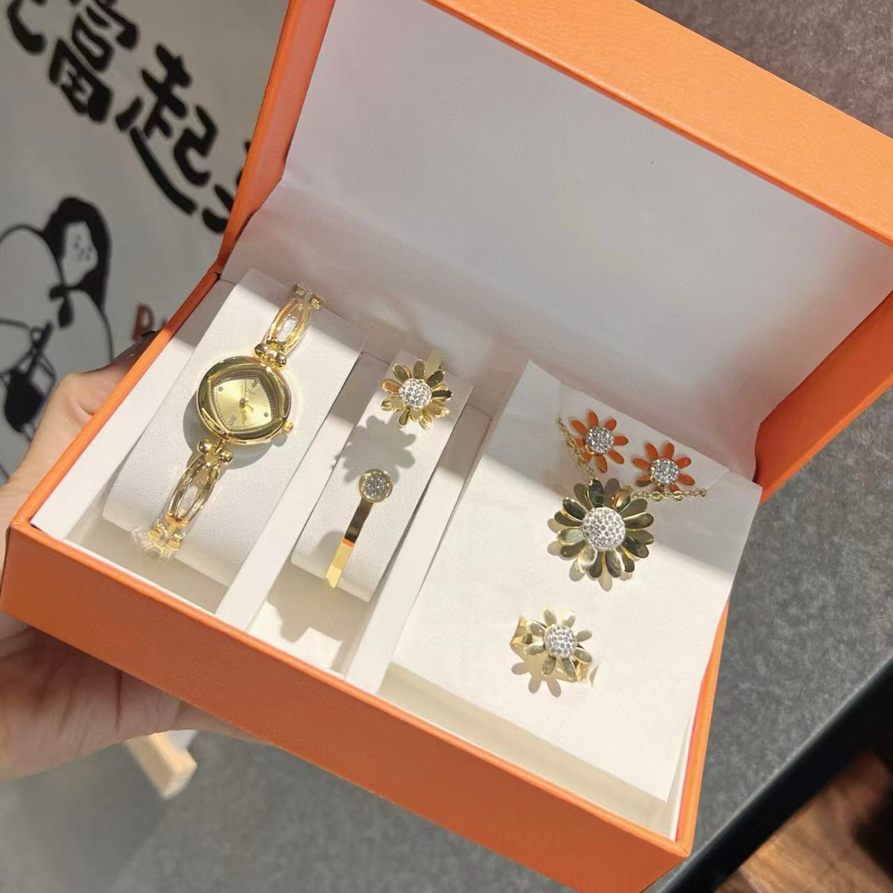 DI0Rフラワーリング+イヤリング+ブレスレット+時計の4点セット【50％割引+送料無料】