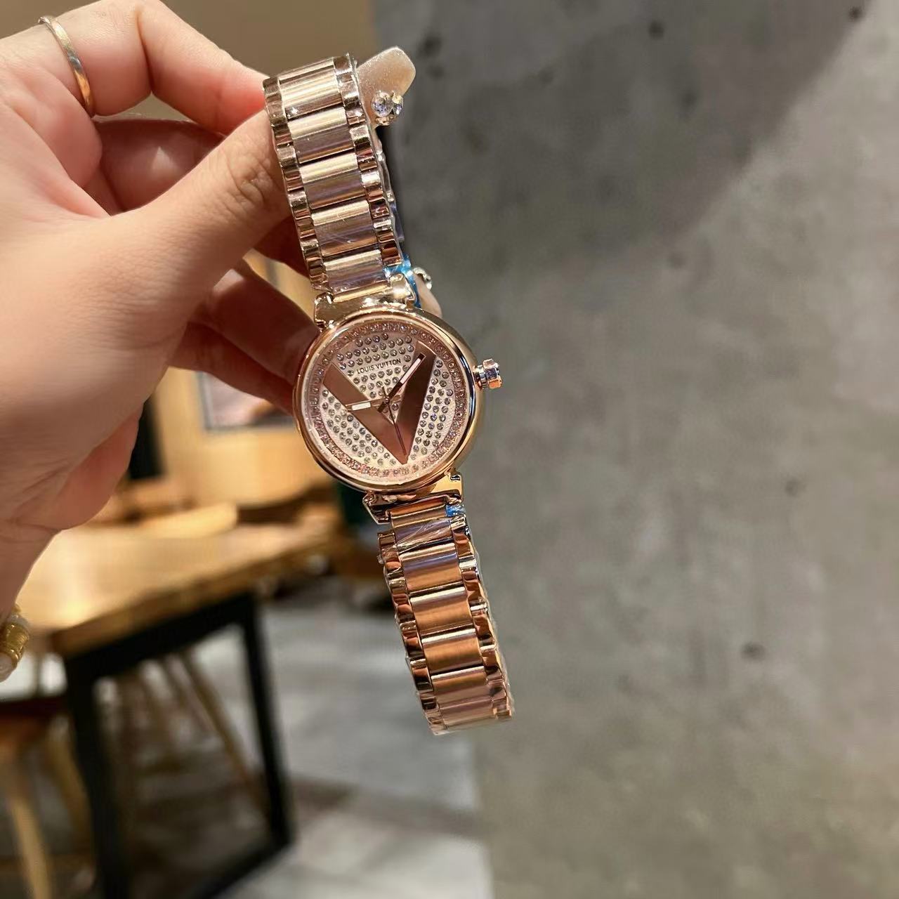 LV スチールストラップ V レディースウォッチ【50％割引+送料無料】