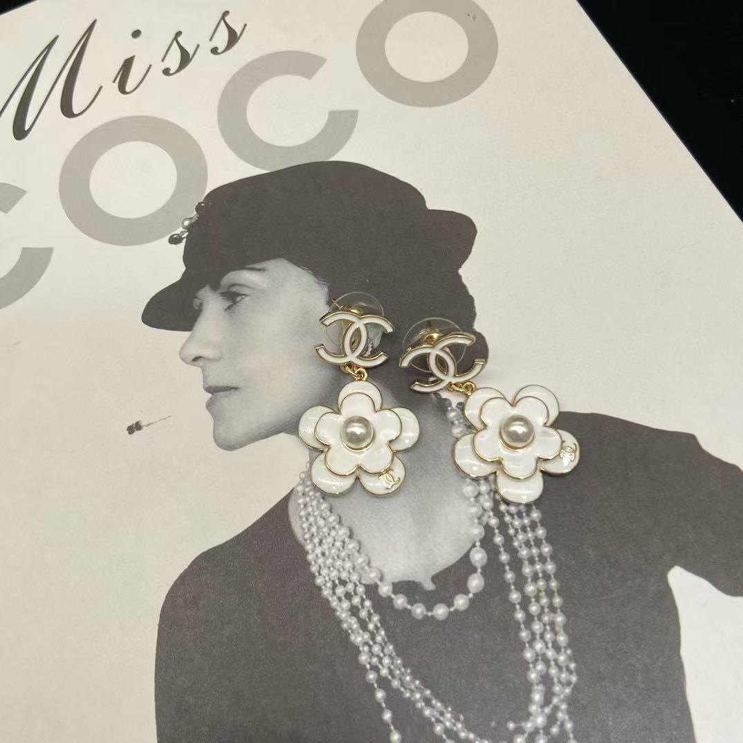 CHANE1 ダブルC カメリア イヤリング【50％割引+送料無料】