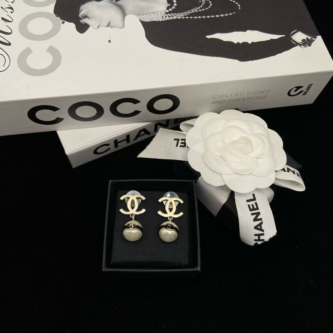 CHANE1 ダブルCパールイヤリング【50％割引+送料無料】