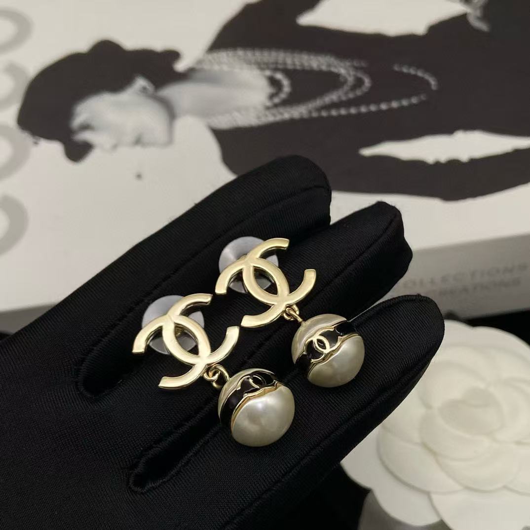 CHANE1 ダブルCパールイヤリング【50％割引+送料無料】