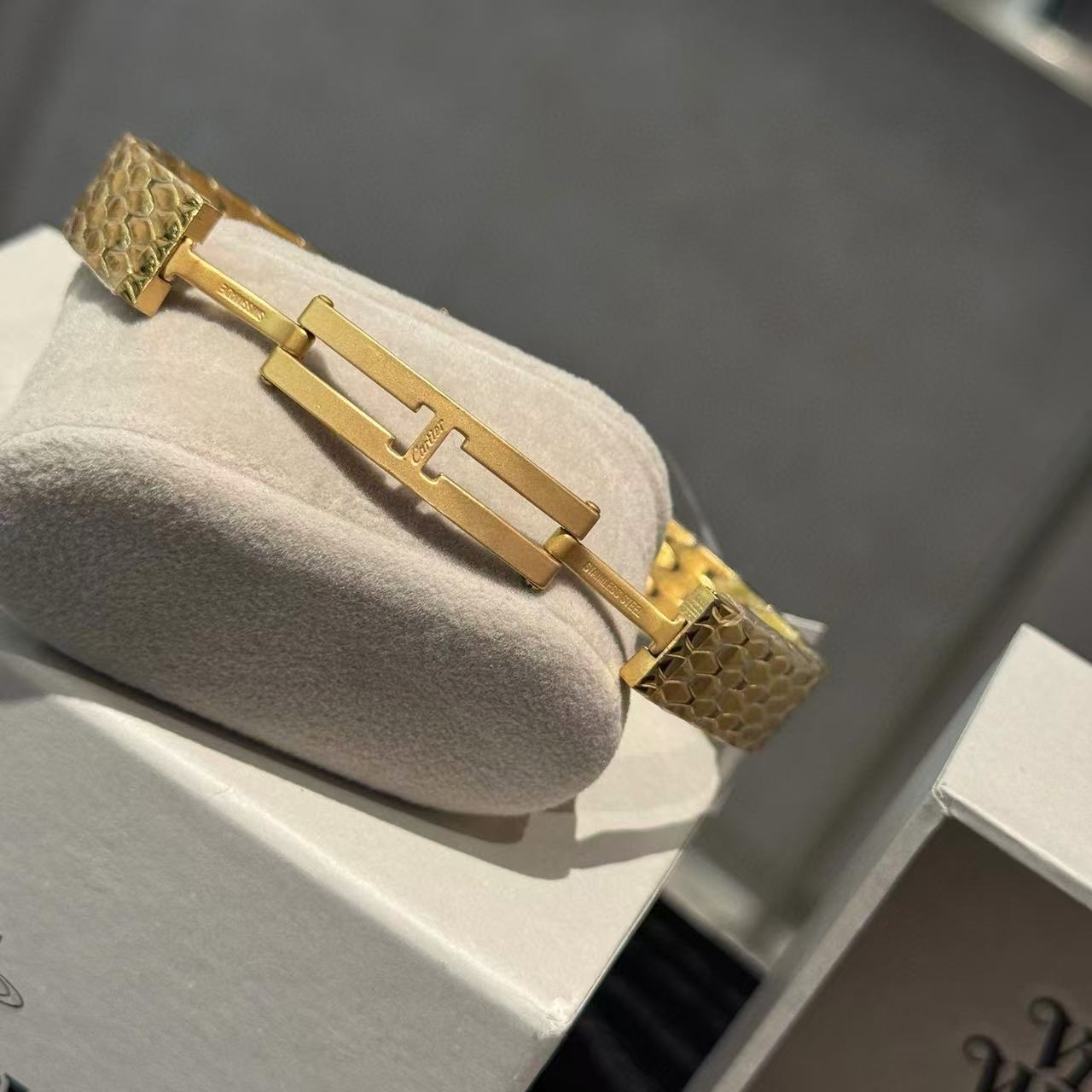 CART1ER メタルスチールストラップ レディース腕時計【50％割引+送料無料】