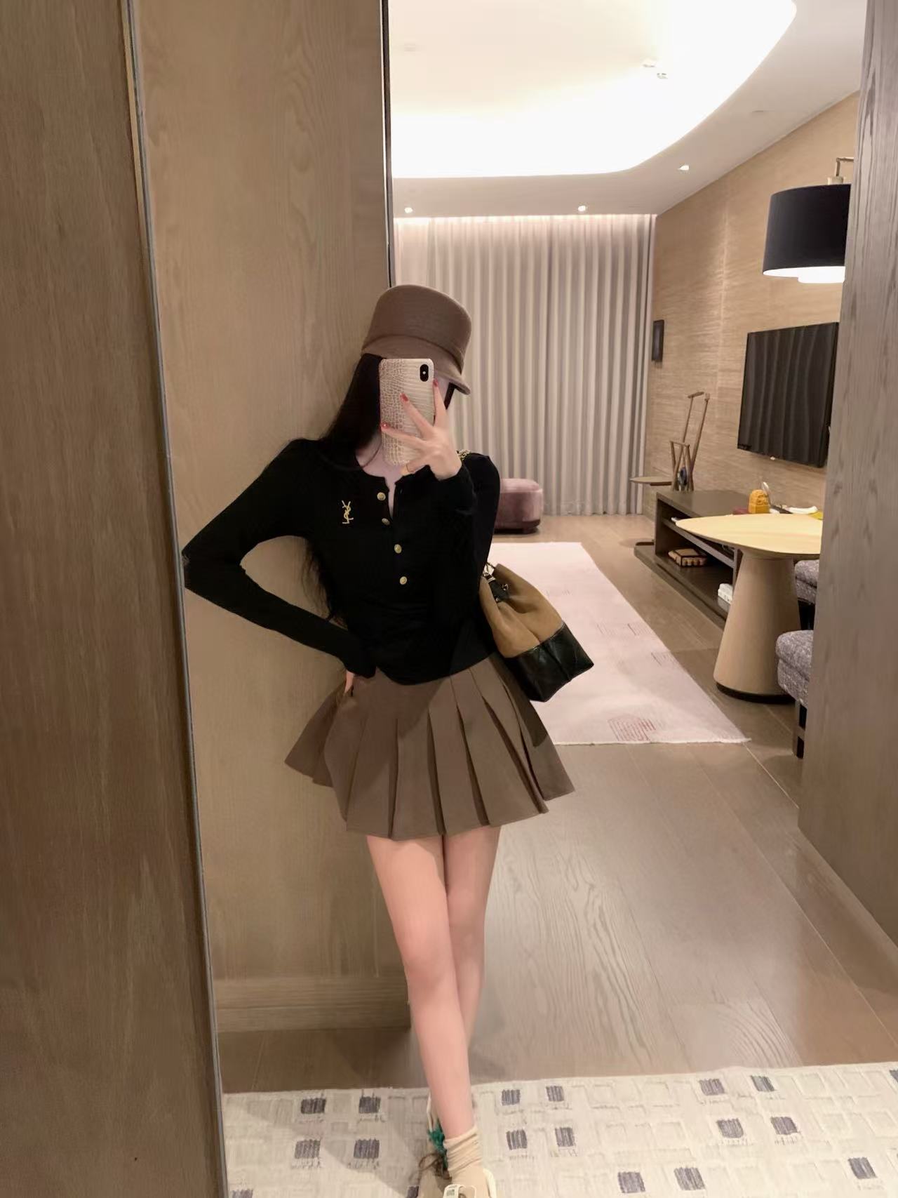 YSL刺繍ロゴトップ【50％割引+送料無料】