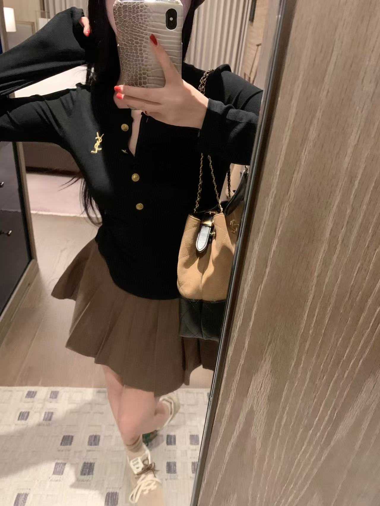 YSL刺繍ロゴトップ【50％割引+送料無料】