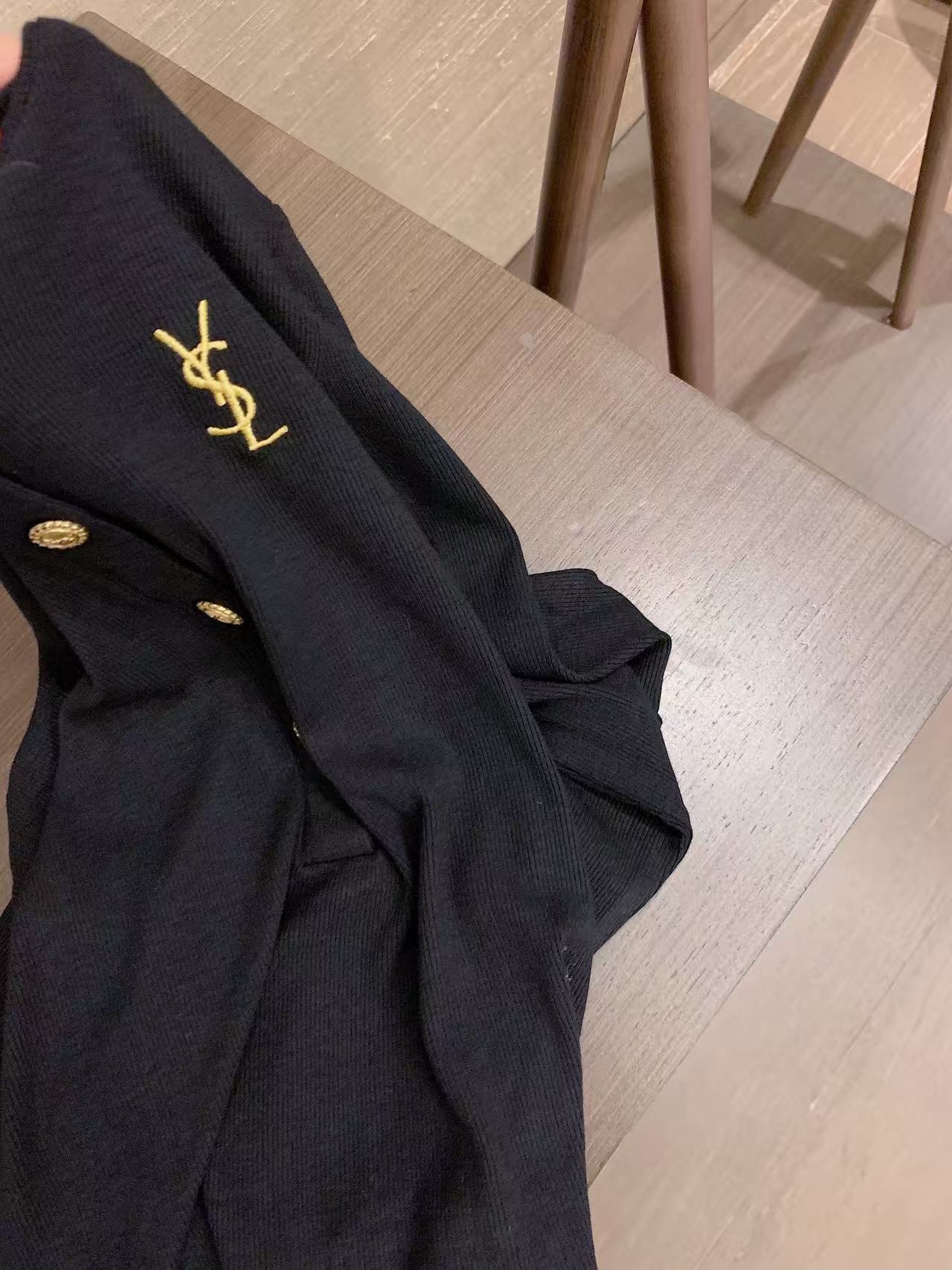 YSL刺繍ロゴトップ【50％割引+送料無料】