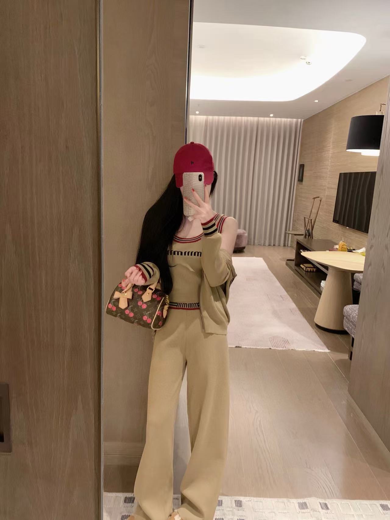 M1UM1U ニットスリーピーススーツ【50％割引+送料無料】