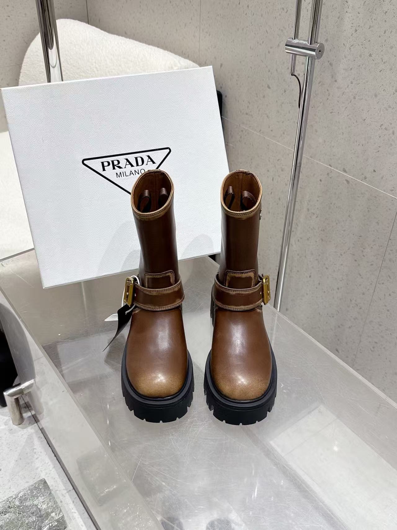 PR4DA 高品質レザー トライアングルロゴ アンクルブーツ【50％割引+送料無料】