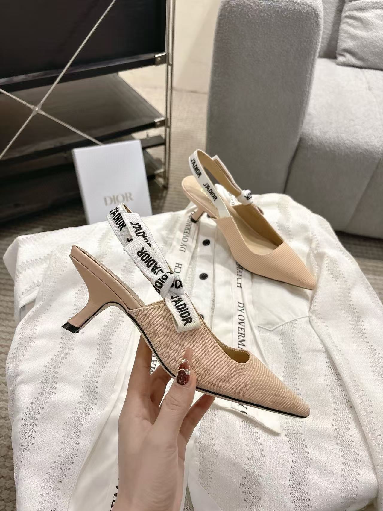 DI0Rの高品質ポインテッドトゥウェビングローヒールシューズ【50％割引+送料無料】