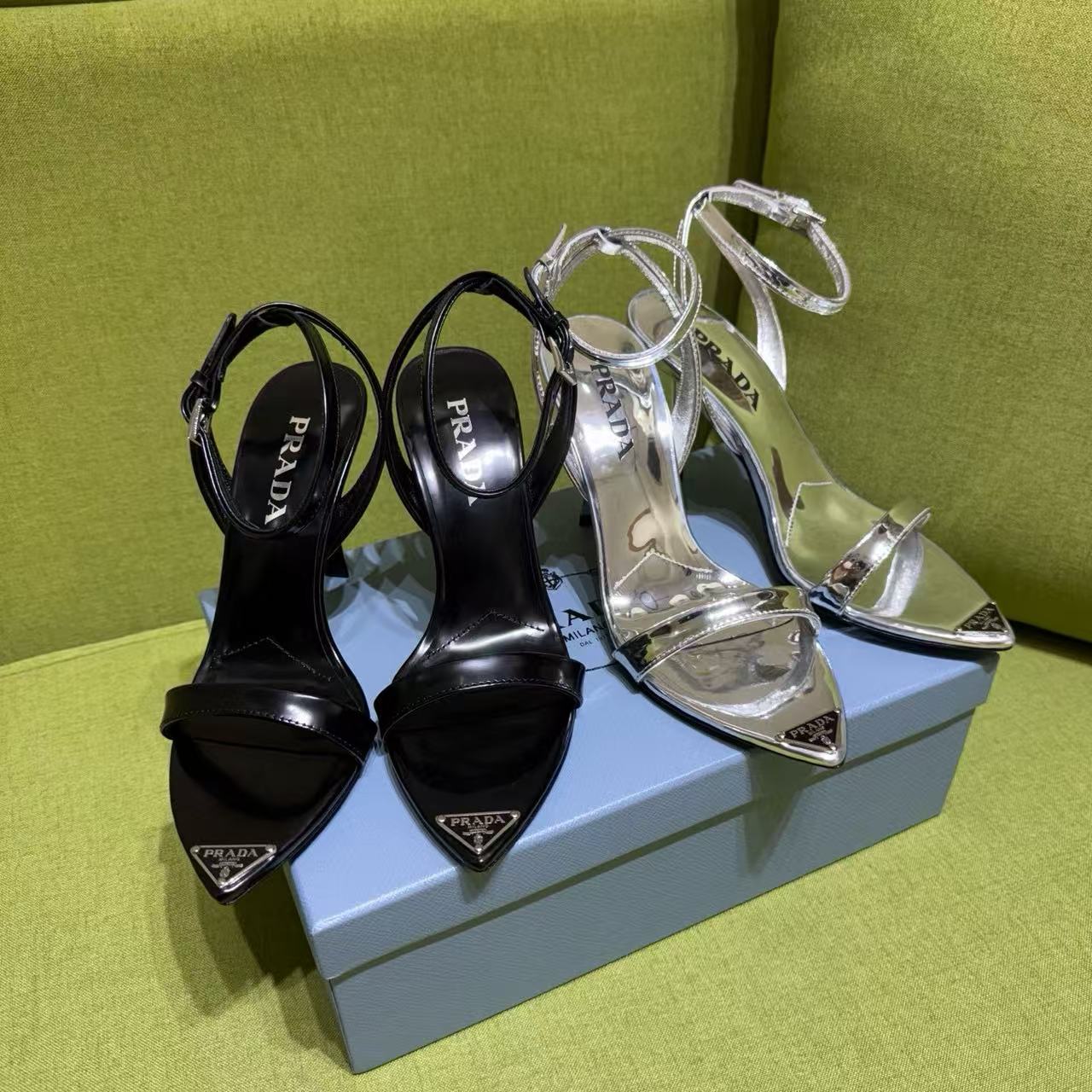 PR4DAの高品質メタリックレザーサンダル【50％割引+送料無料】