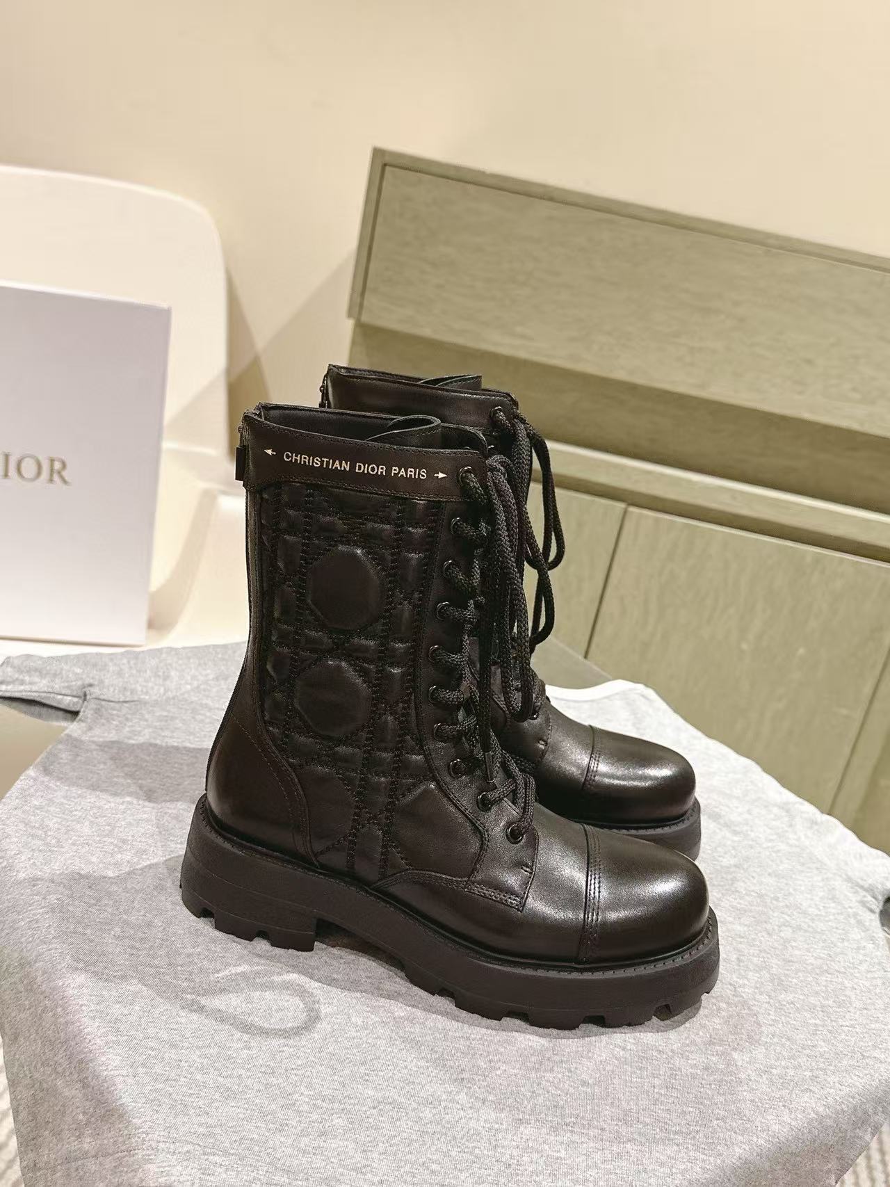 DI0Rの高品質レースアップアンクルブーツ【50％割引+送料無料】