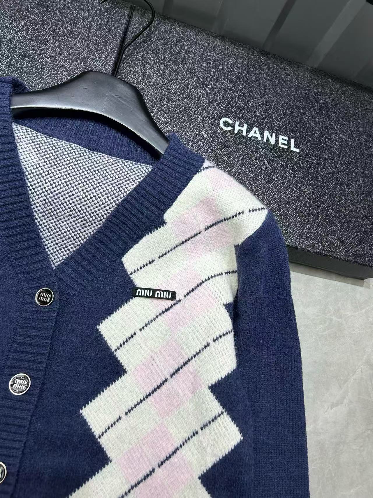 M1UM1U カラーブロックウールカーディガン【50％割引+送料無料】