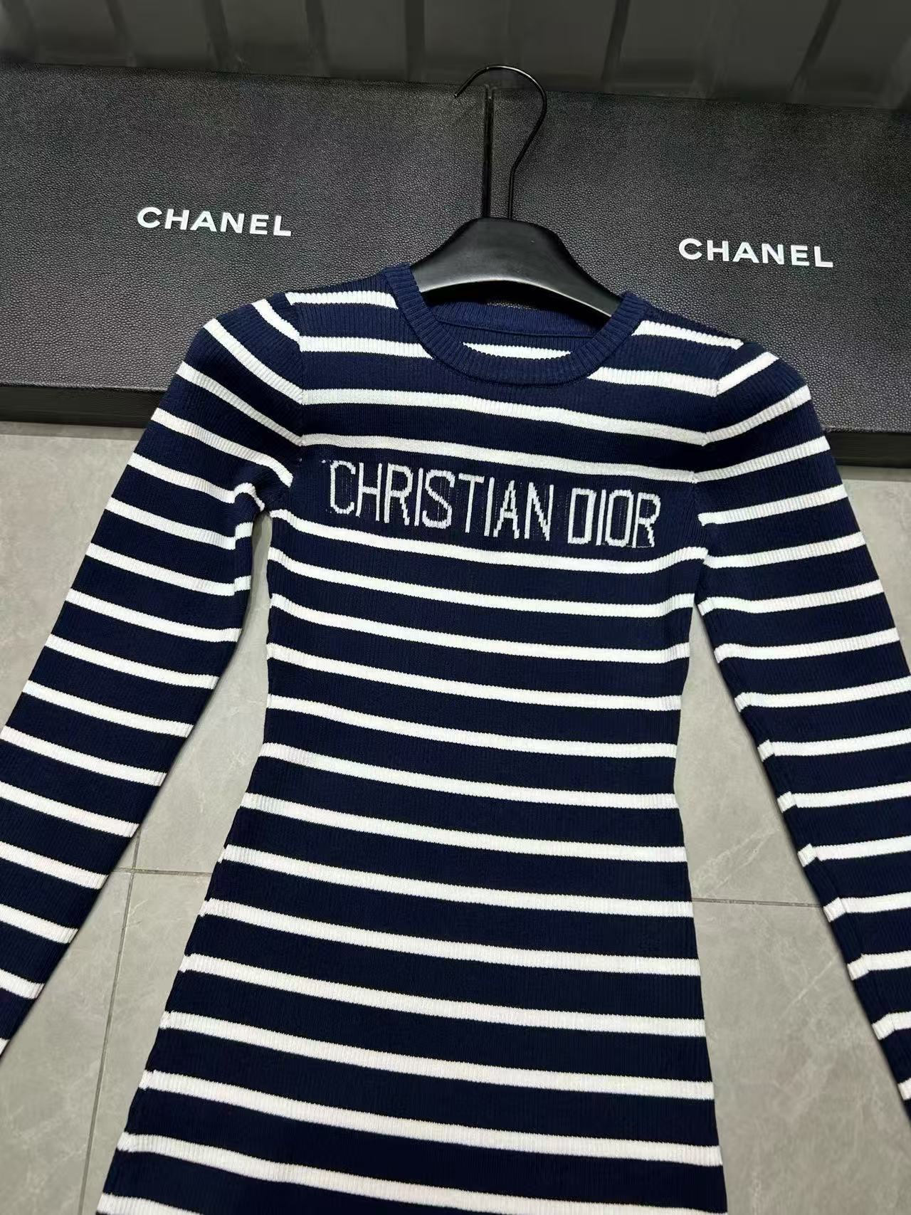 DI0R ストライプ レター ロングスリーブ ドレス【50％割引+送料無料】