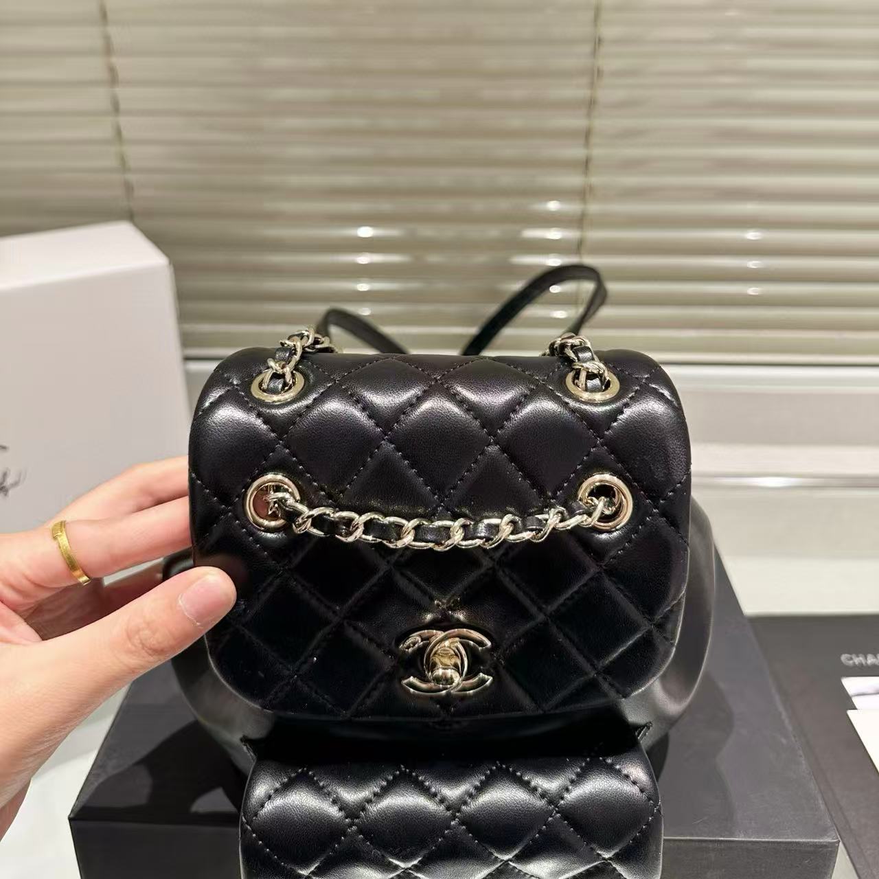 CHANE1 チェーンシープスキンバックパック【50％割引+送料無料】