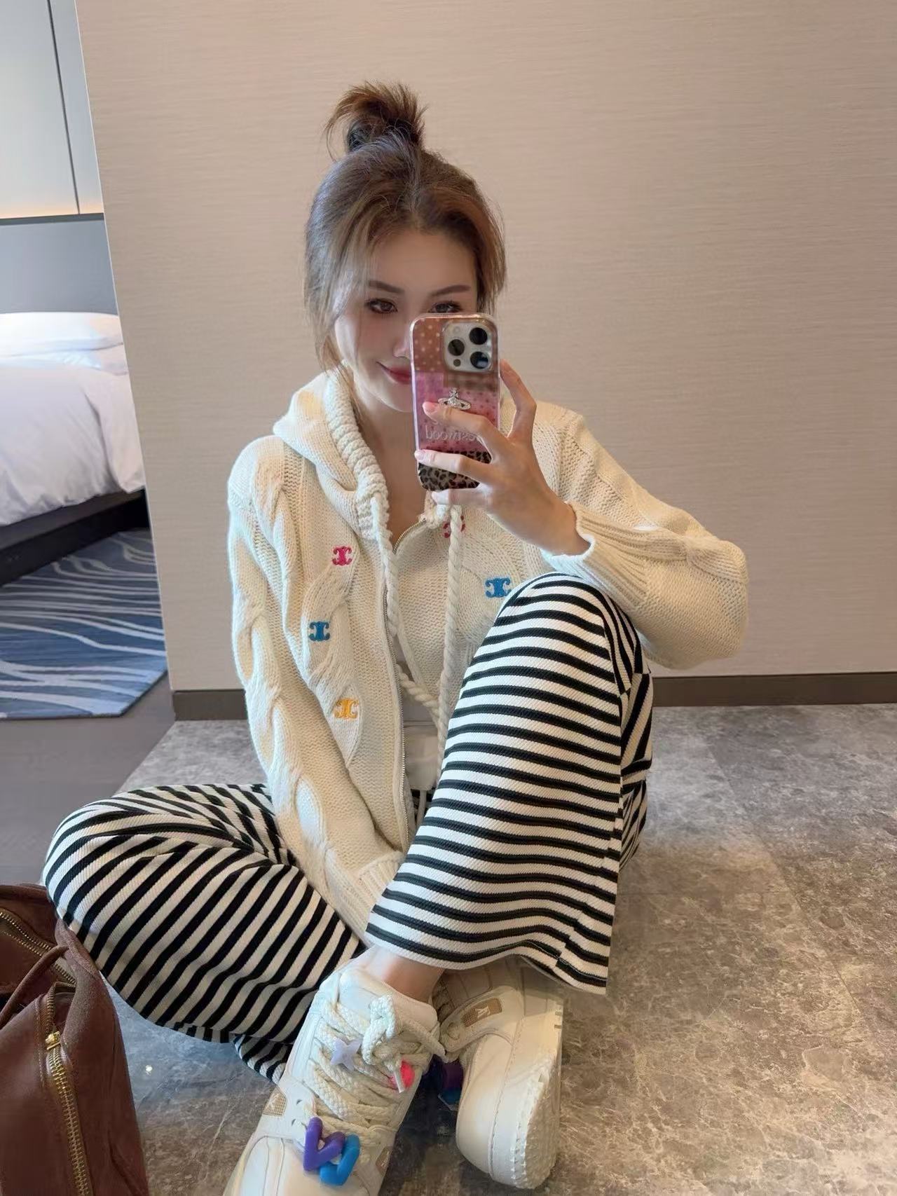 CEL1NE 凱旋門刺繍ロゴ ルーズセーター【50％割引+送料無料】