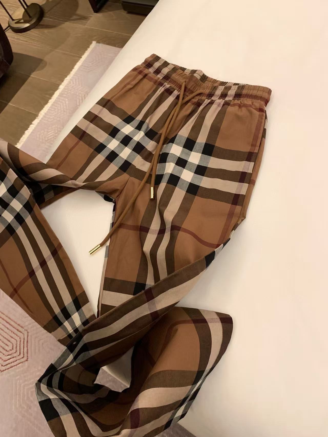 BUR8ERRY チェック柄カジュアルパンツ【50％割引+送料無料】