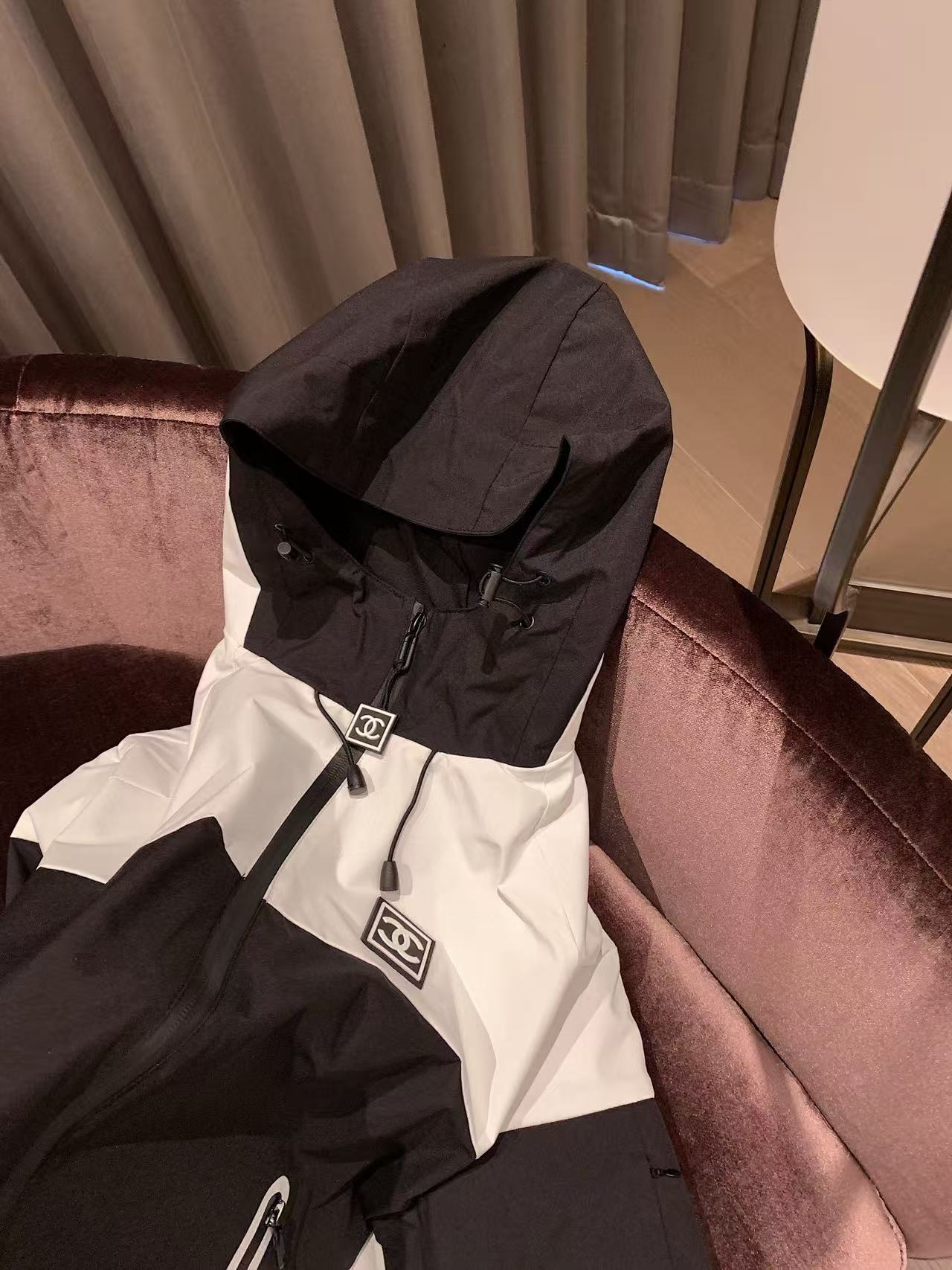 CHANE1 ブラック＆ホワイト フード付きジャケット【50％割引+送料無料】