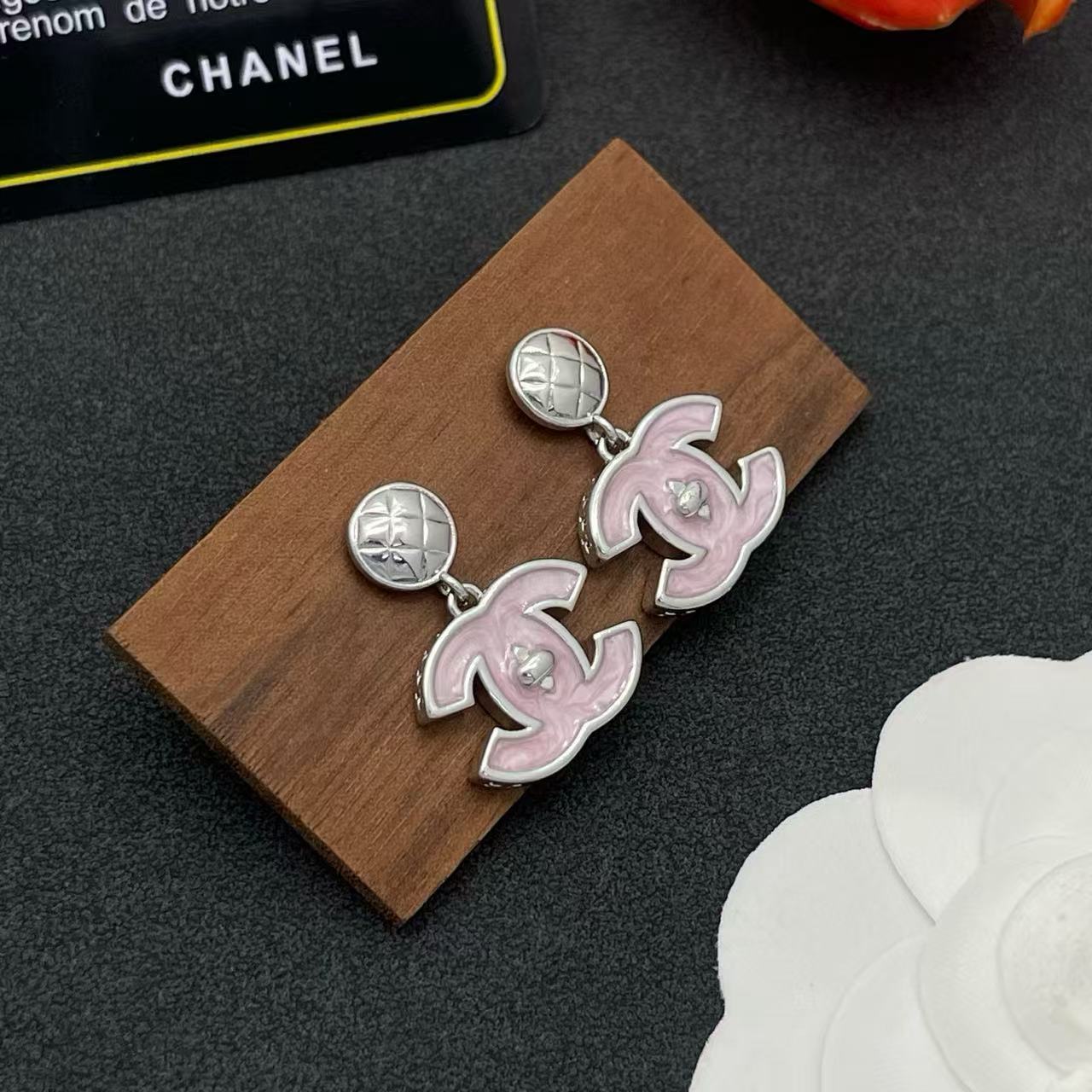 CHANE1 ダブルC ピンクイヤリング【50％割引+送料無料】