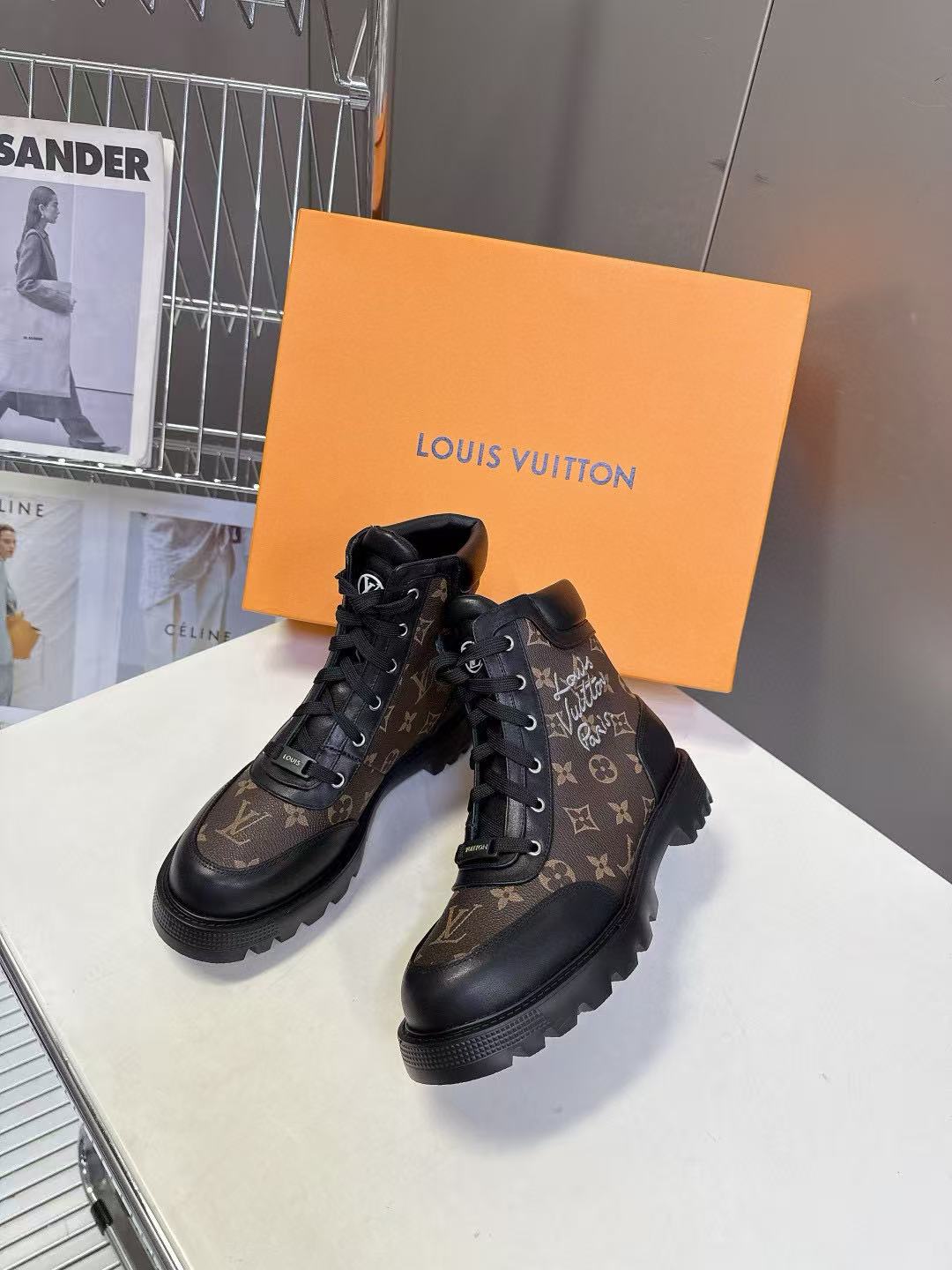 LVの高品質マーティンブーツ【50％割引+送料無料】