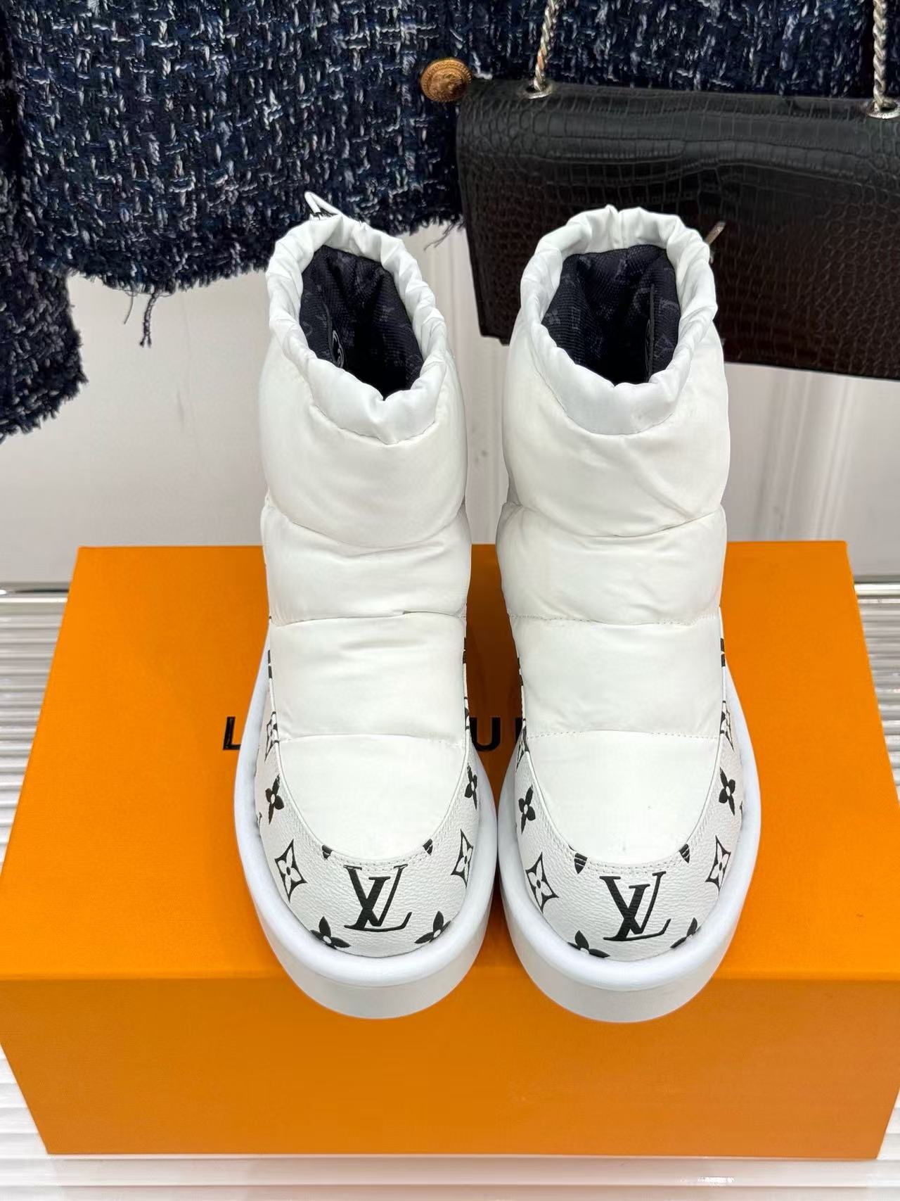 LVの高品質老眼用ダウンスノーブーツ【50％割引+送料無料】